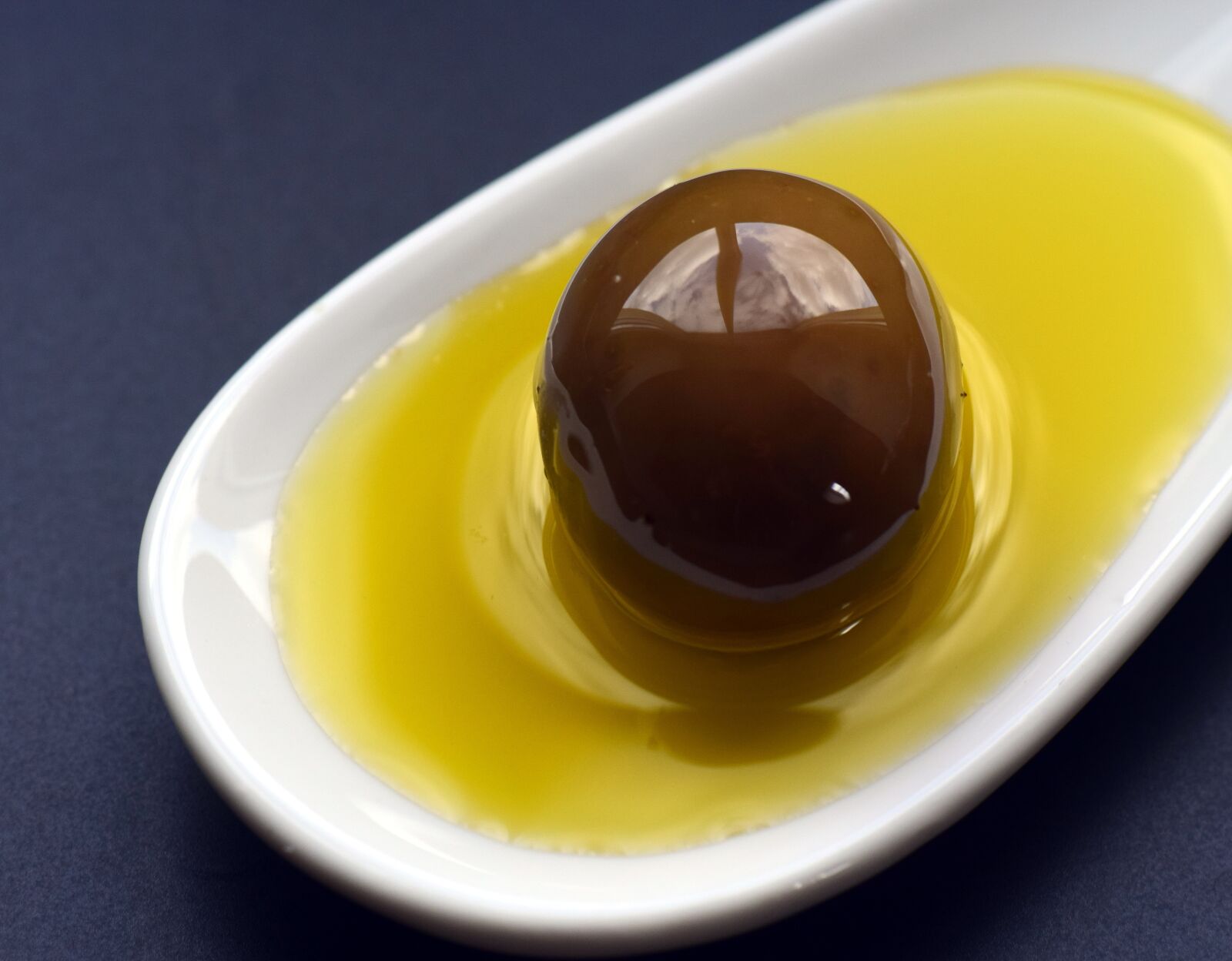 Nikon D3300 sample photo. Olive, olive oil, eat photography