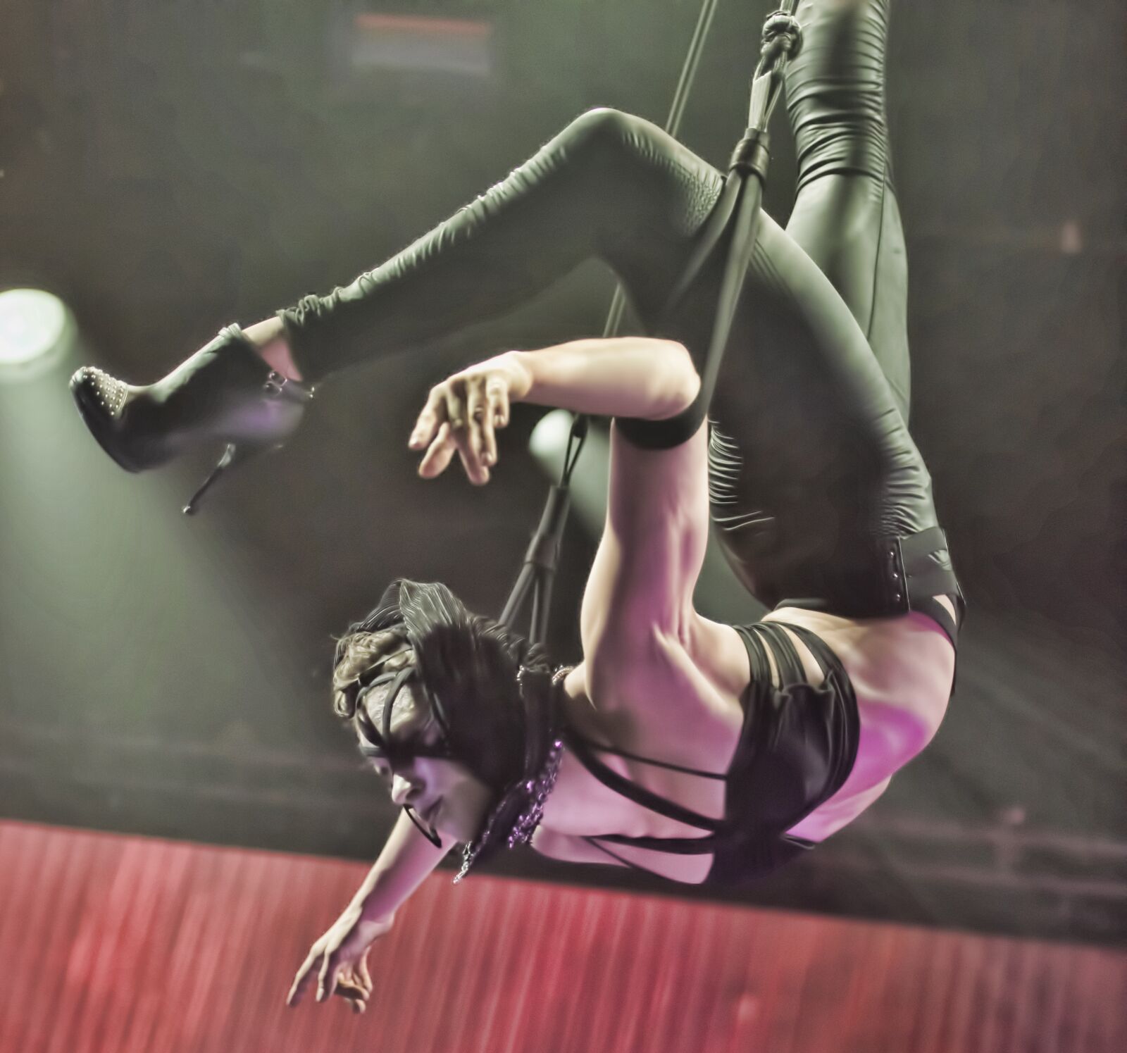 Nikon D800 sample photo. Circus, performance, woman photography