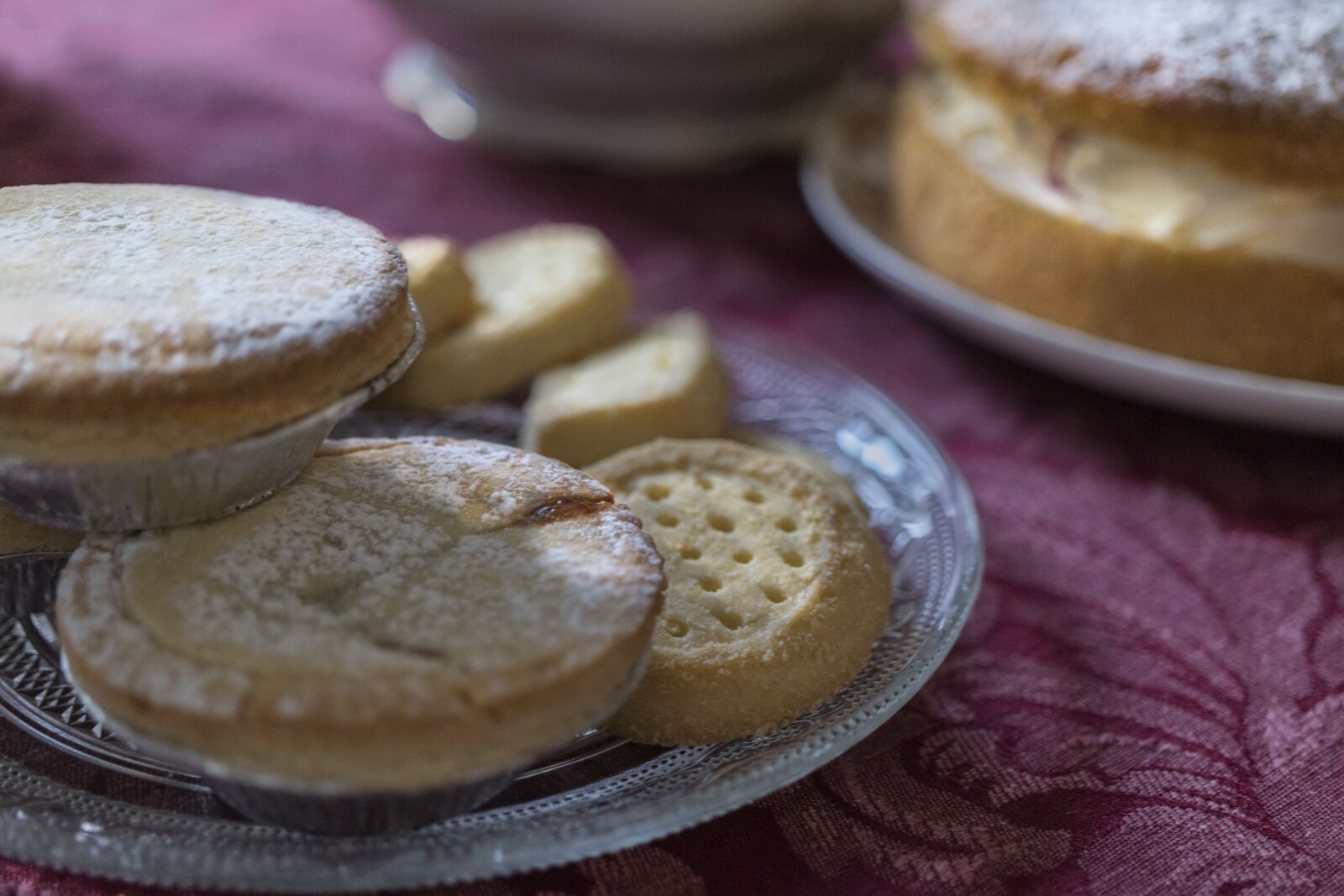 Canon EOS 200D (EOS Rebel SL2 / EOS Kiss X9) sample photo. Baked goods, cakes, fruit photography