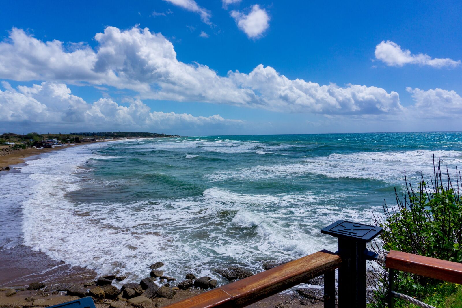 Sony E 16-50mm F3.5-5.6 PZ OSS sample photo. Sea, beach, vacations photography