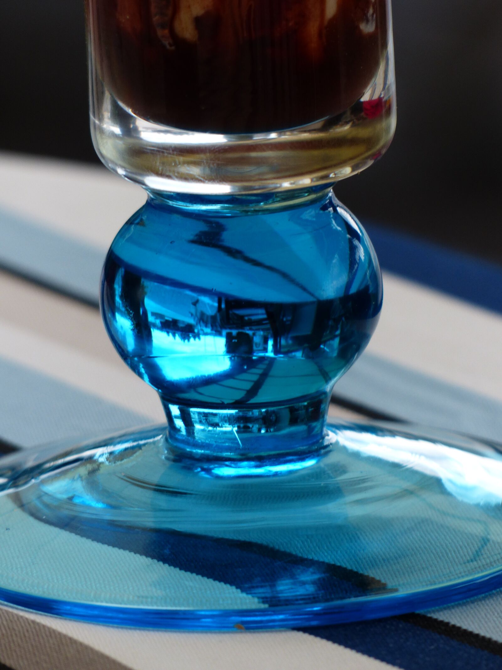 Panasonic Lumix DMC-FZ200 sample photo. Glass, blue, ice cream photography