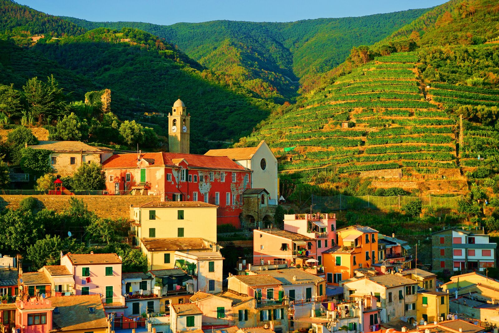 Sony a6000 sample photo. Village, italy, travel photography