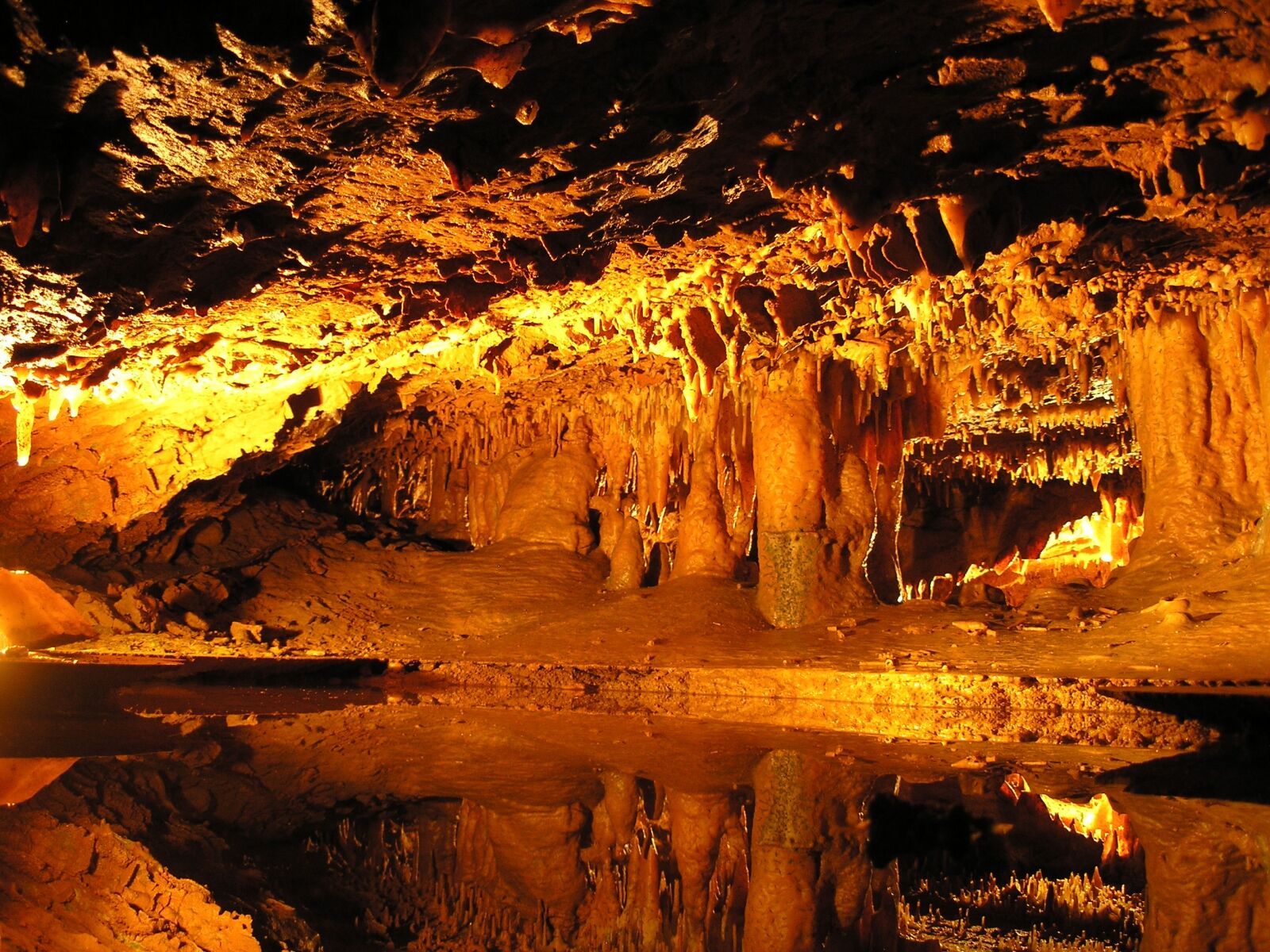 Olympus C55Z,C5500Z sample photo. Cavern, underground, mineral photography