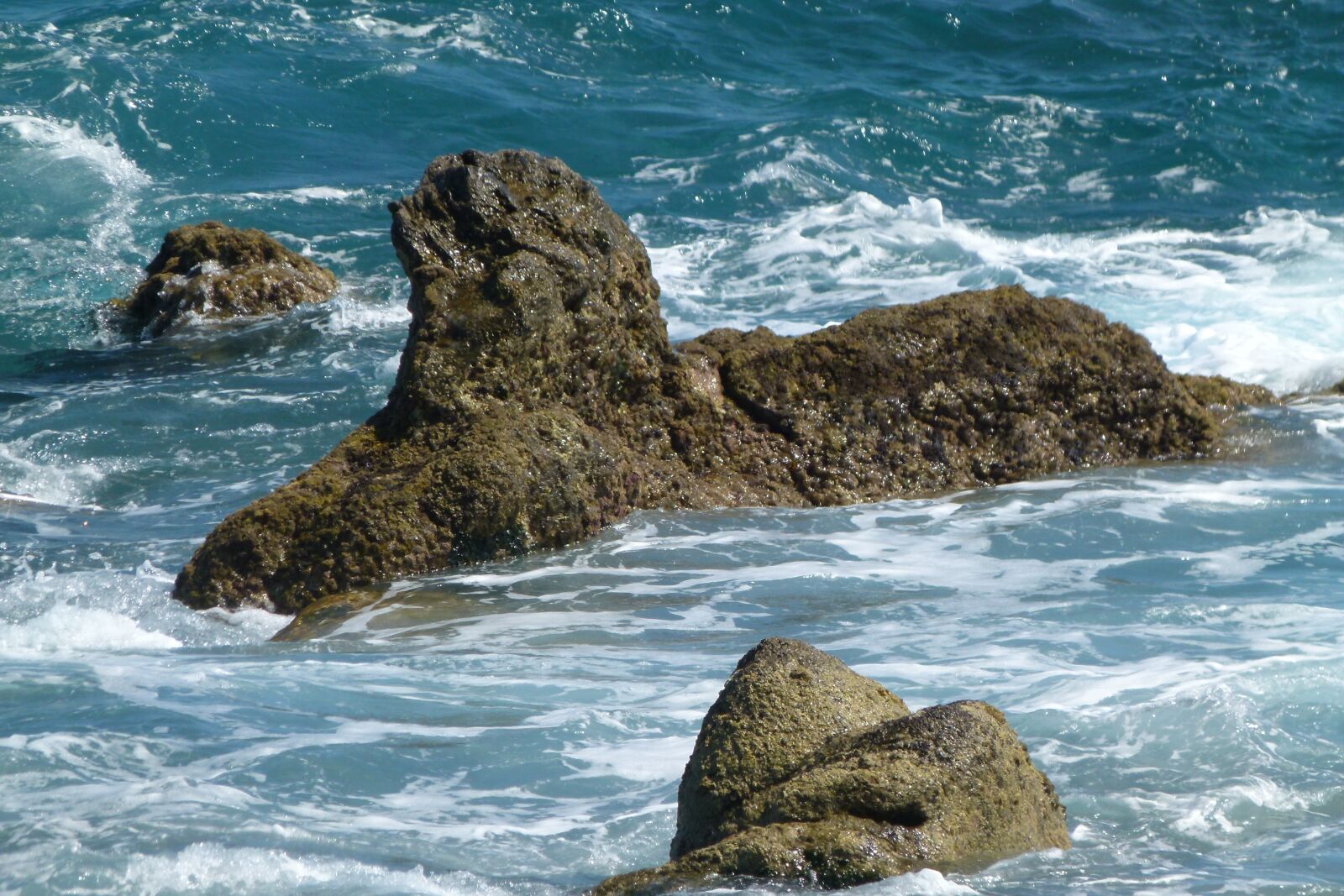 Panasonic Lumix DMC-FZ100 sample photo. Cliffs, sea, madeira photography