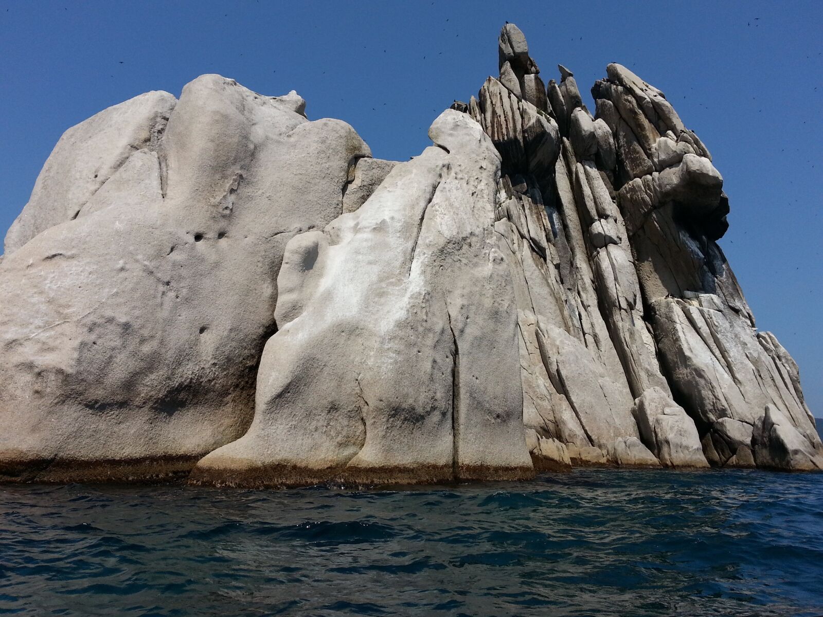 Samsung Galaxy Note2 sample photo. Triozere, rock, sea photography