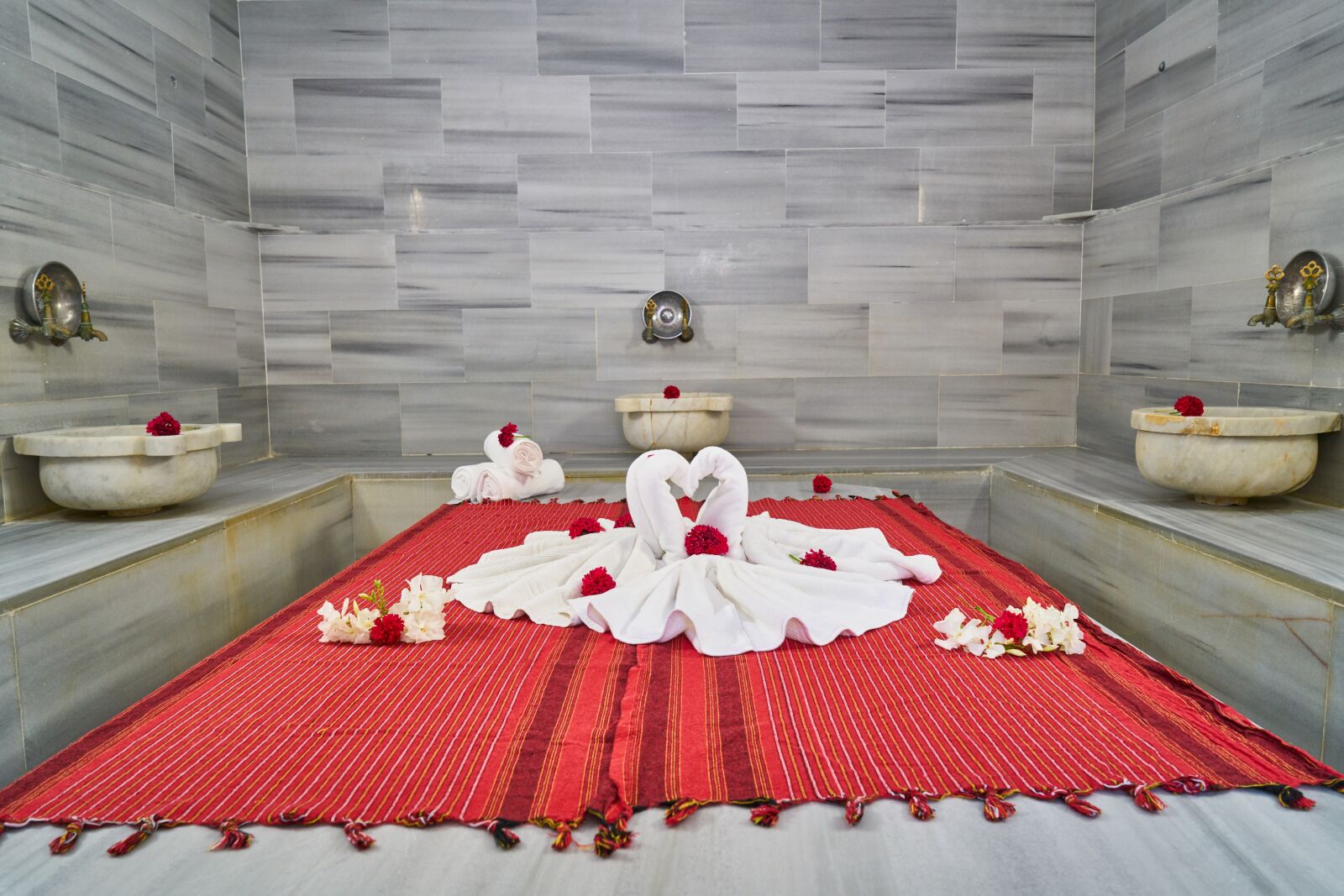 Sony a7R II sample photo. Bathroom, baths, towel photography