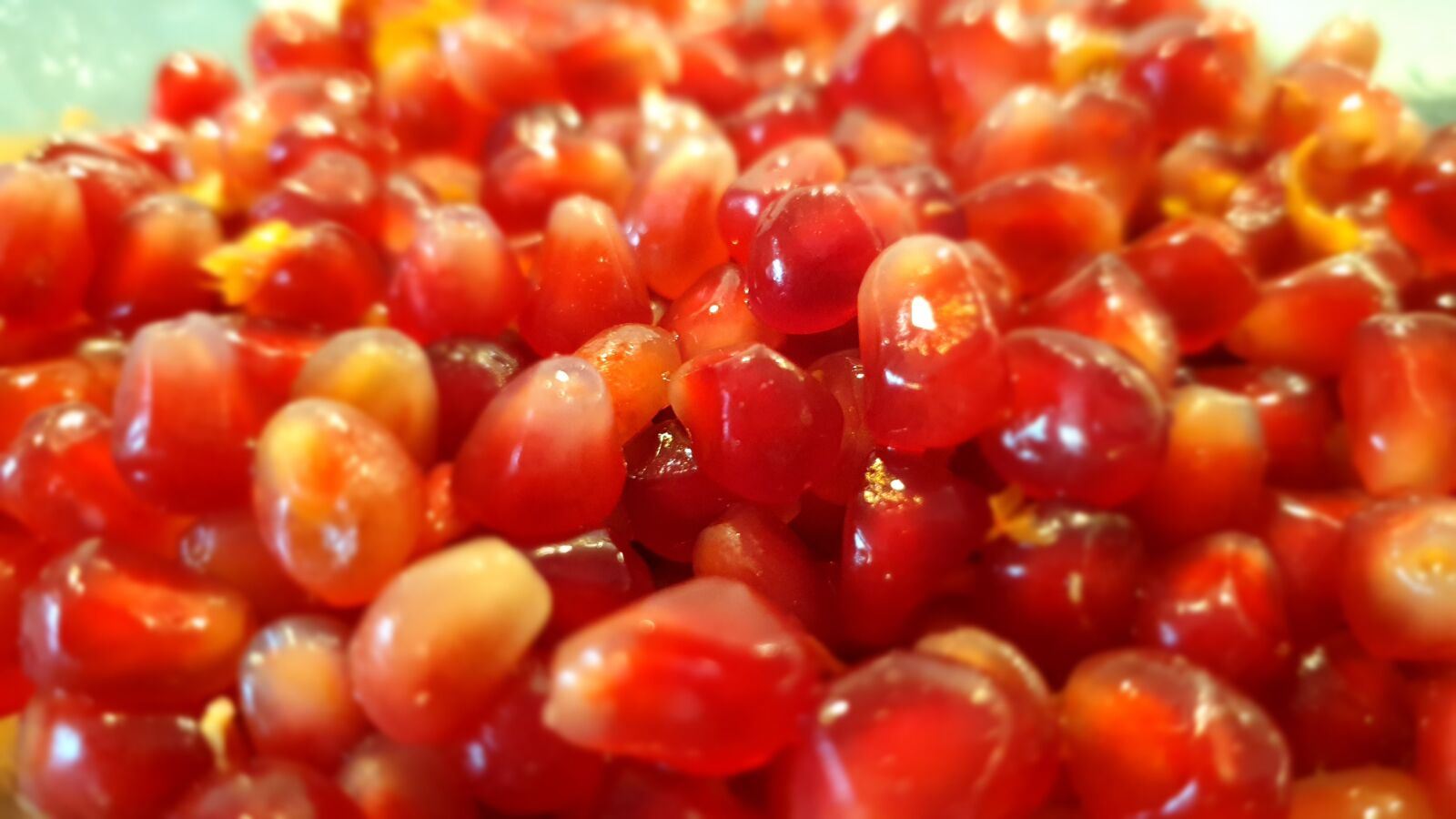 Samsung Galaxy S9 sample photo. Pomegranate seed removal, pomegranate photography