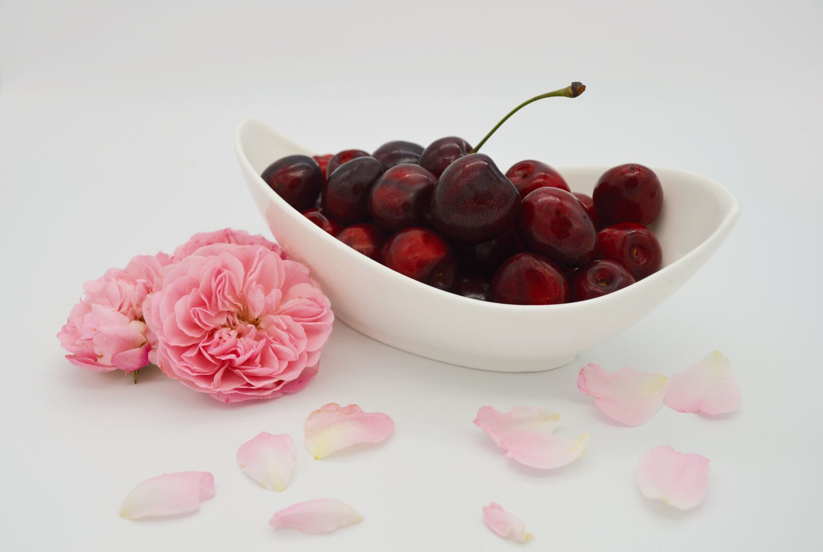 Nikon D3200 sample photo. Cherries, sweet cherries, shell photography