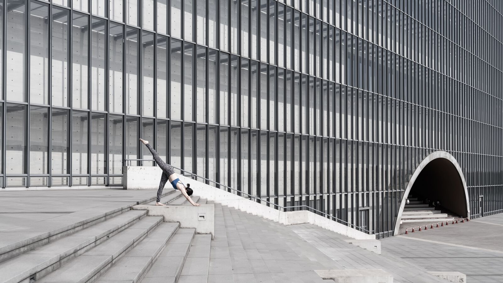 Nikon D850 sample photo. Building, yoga, woman photography