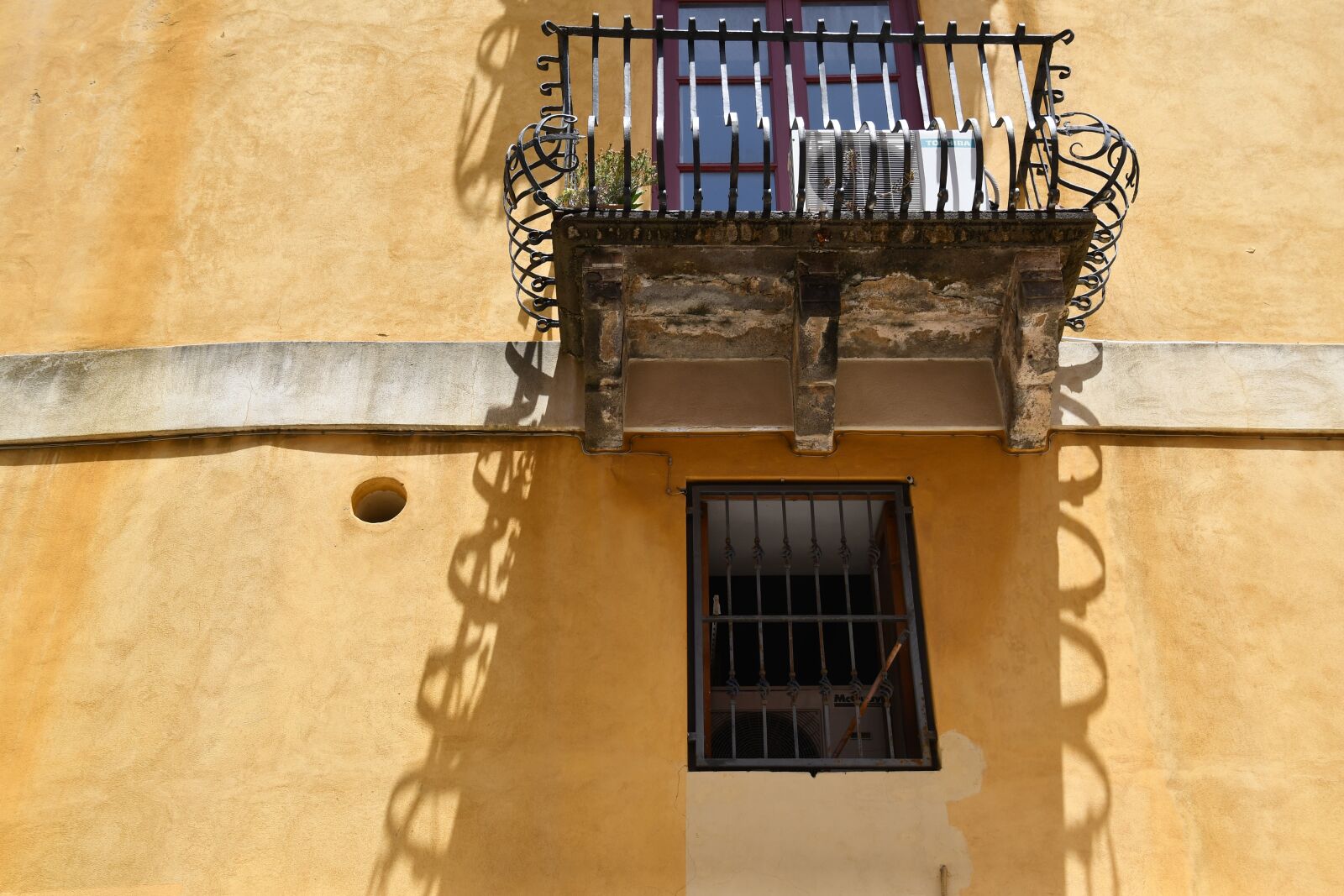 Nikon D7500 sample photo. Window, shadow, house photography