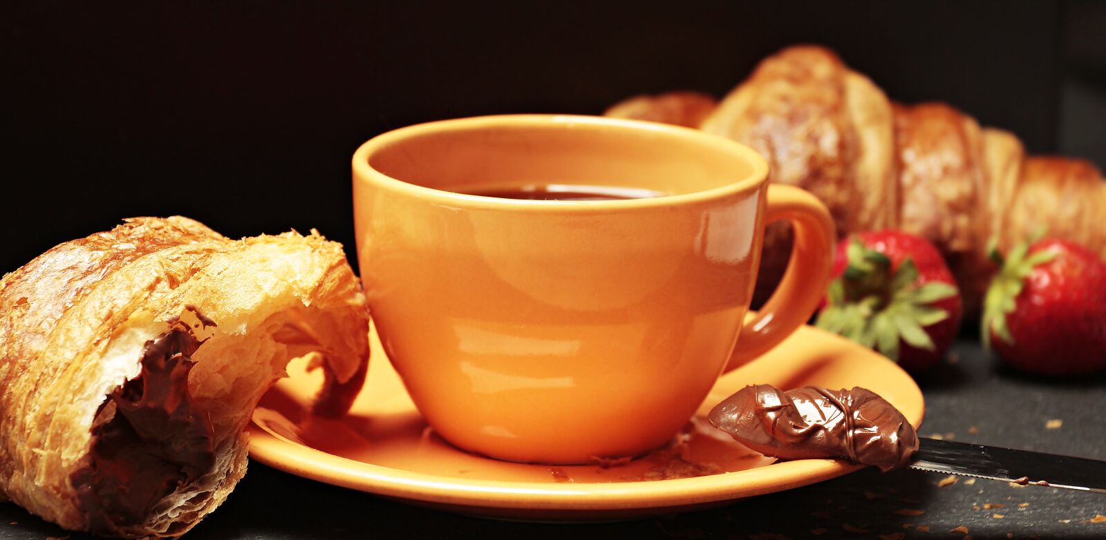 Canon EOS 100D (EOS Rebel SL1 / EOS Kiss X7) sample photo. Coffee, croissant, coffee cup photography