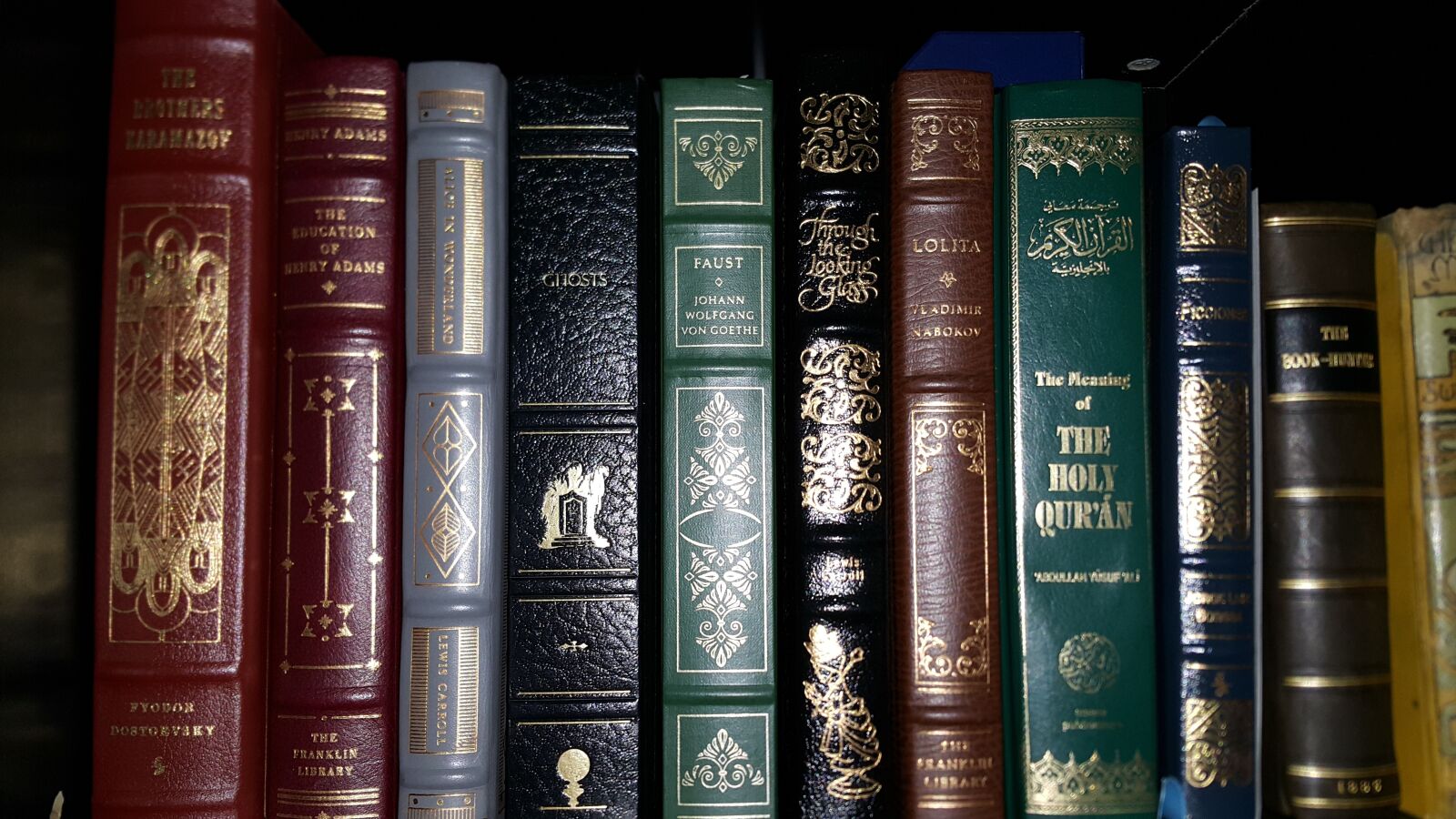 Samsung Galaxy Note4 sample photo. Books, shelf, leather photography