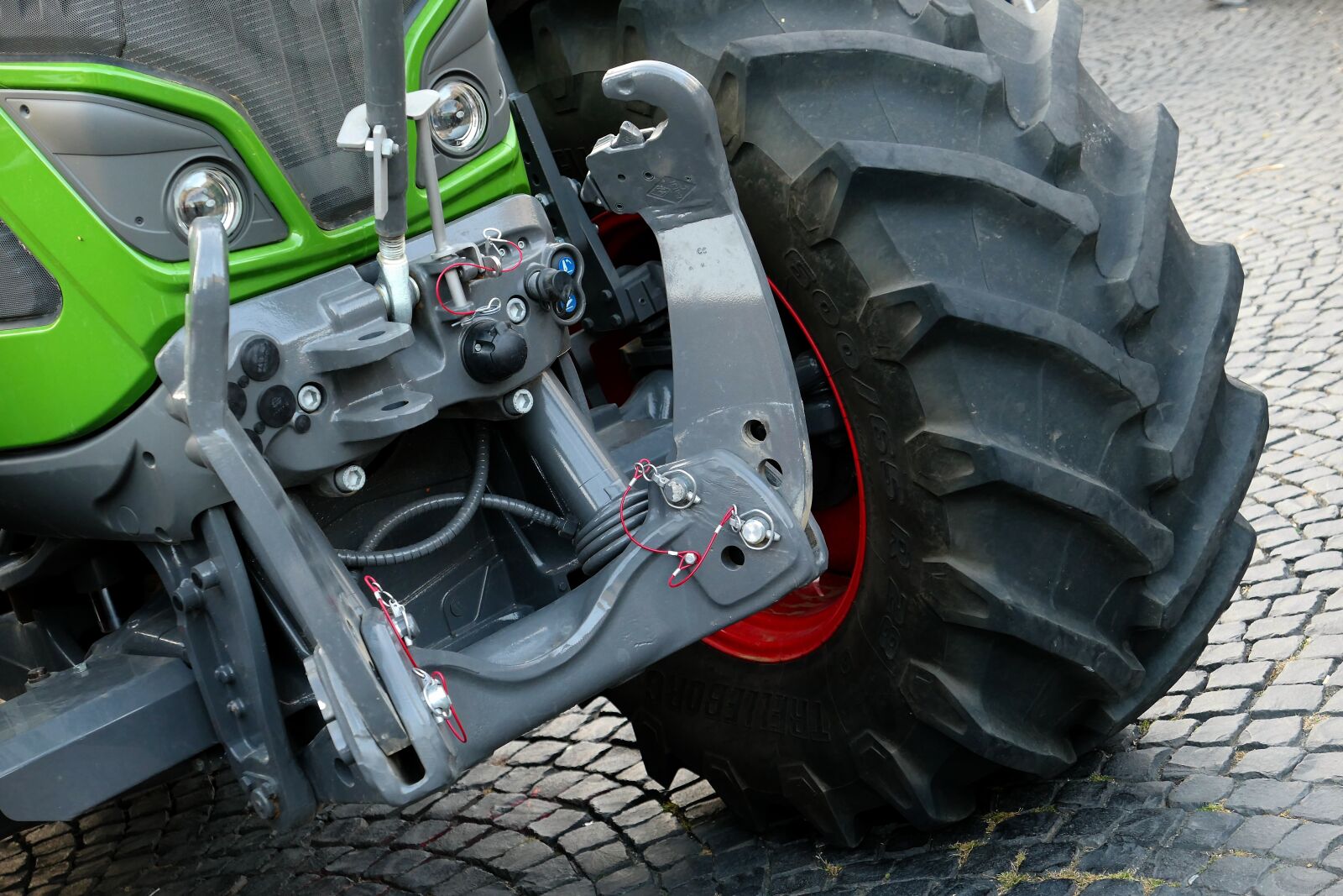 Panasonic Lumix DMC-LX10 (Lumix DMC-LX15) sample photo. Tractor, agriculture, machine photography