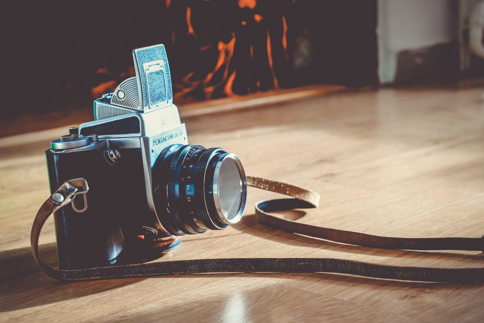 Fujifilm X-E1 sample photo. Camera, old, retro photography