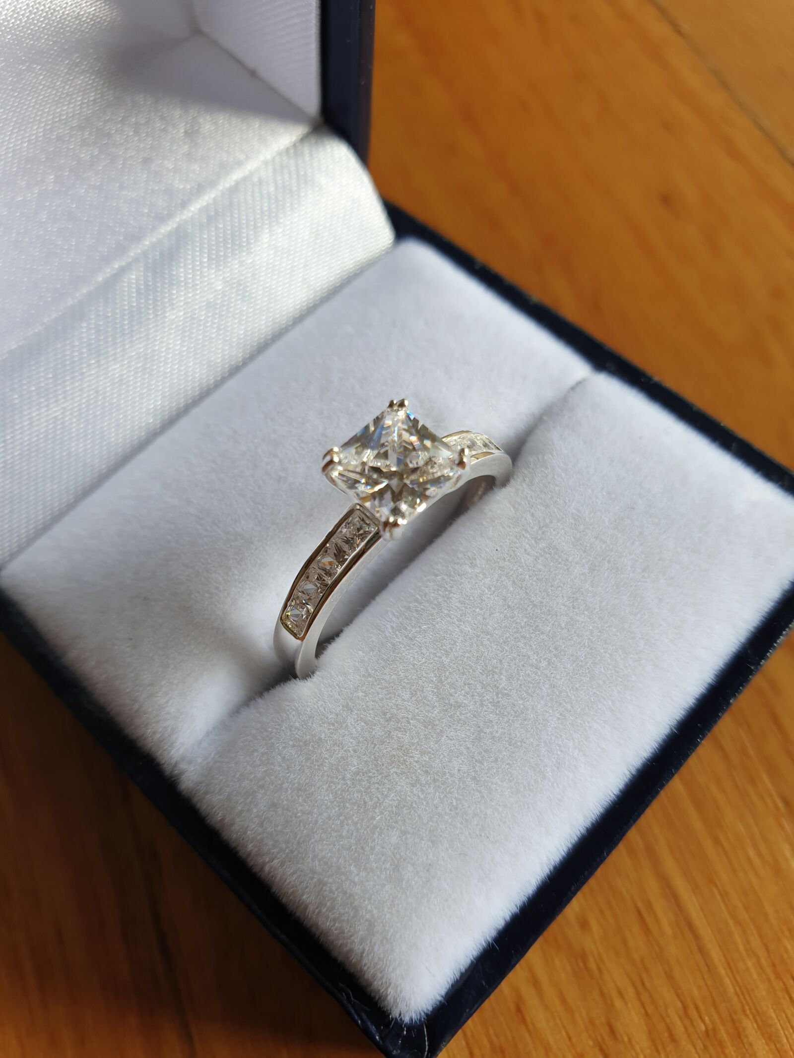 Samsung Galaxy S9 sample photo. Ring, diamond, engagement photography