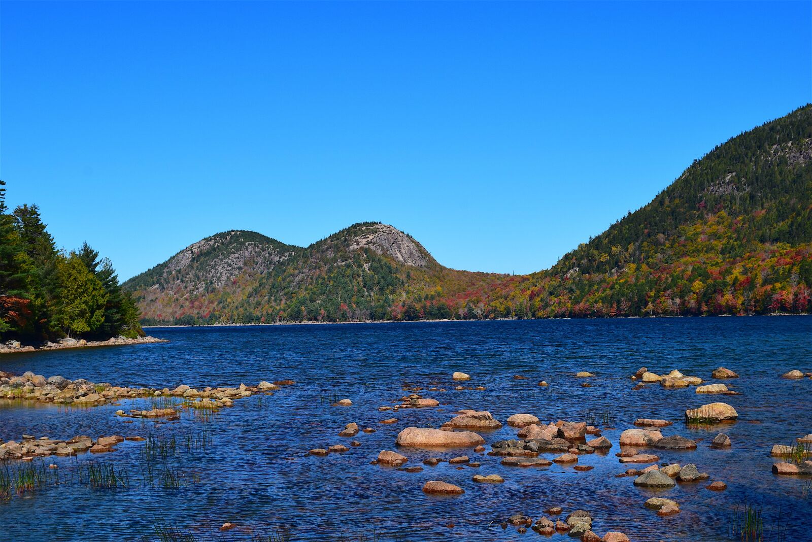Nikon D3300 sample photo. Lake, shore, rocks photography