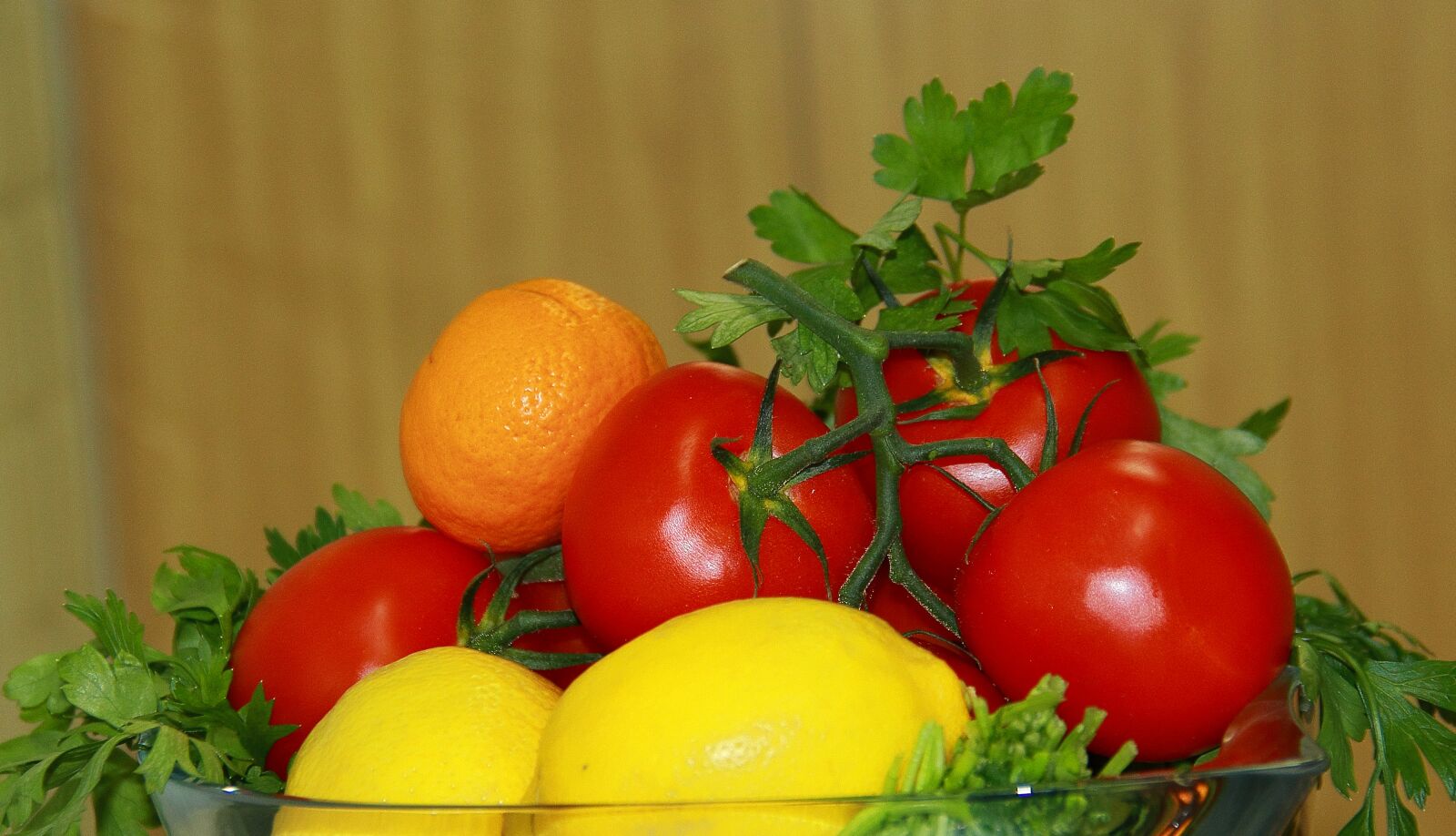 Canon EF-S 18-135mm F3.5-5.6 IS sample photo. Vegetables, colorful, natural photography