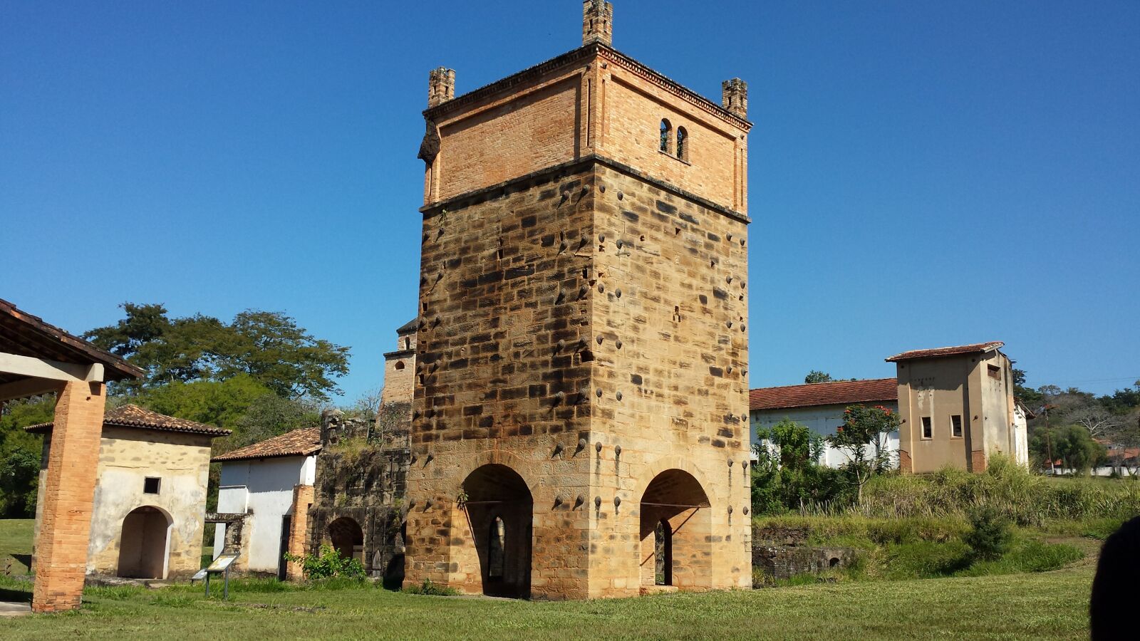 Samsung Galaxy S4 sample photo. Tower, buildings, fazenda ipanema photography