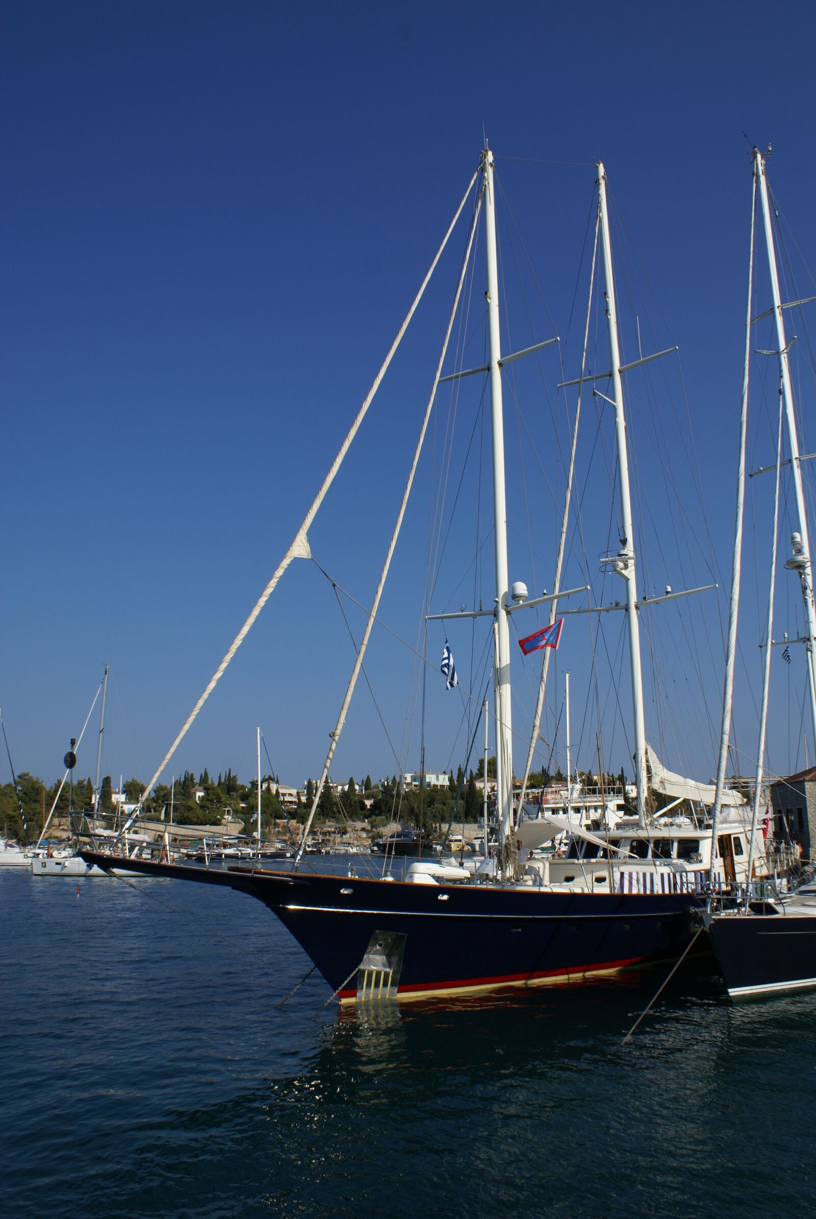 Sony Alpha DSLR-A100 sample photo. Greece, boats, sailboats photography