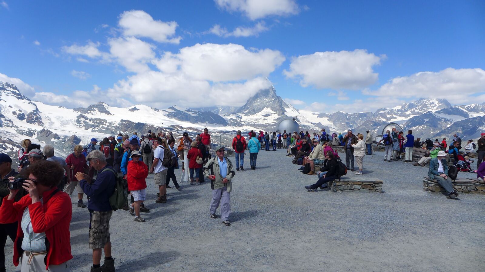 Panasonic Lumix DMC-LX7 sample photo. Matterhorn, tourists, mountain photography