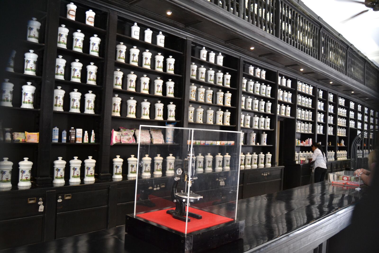 Nikon D3100 sample photo. Havana, cuba, pharmacy photography