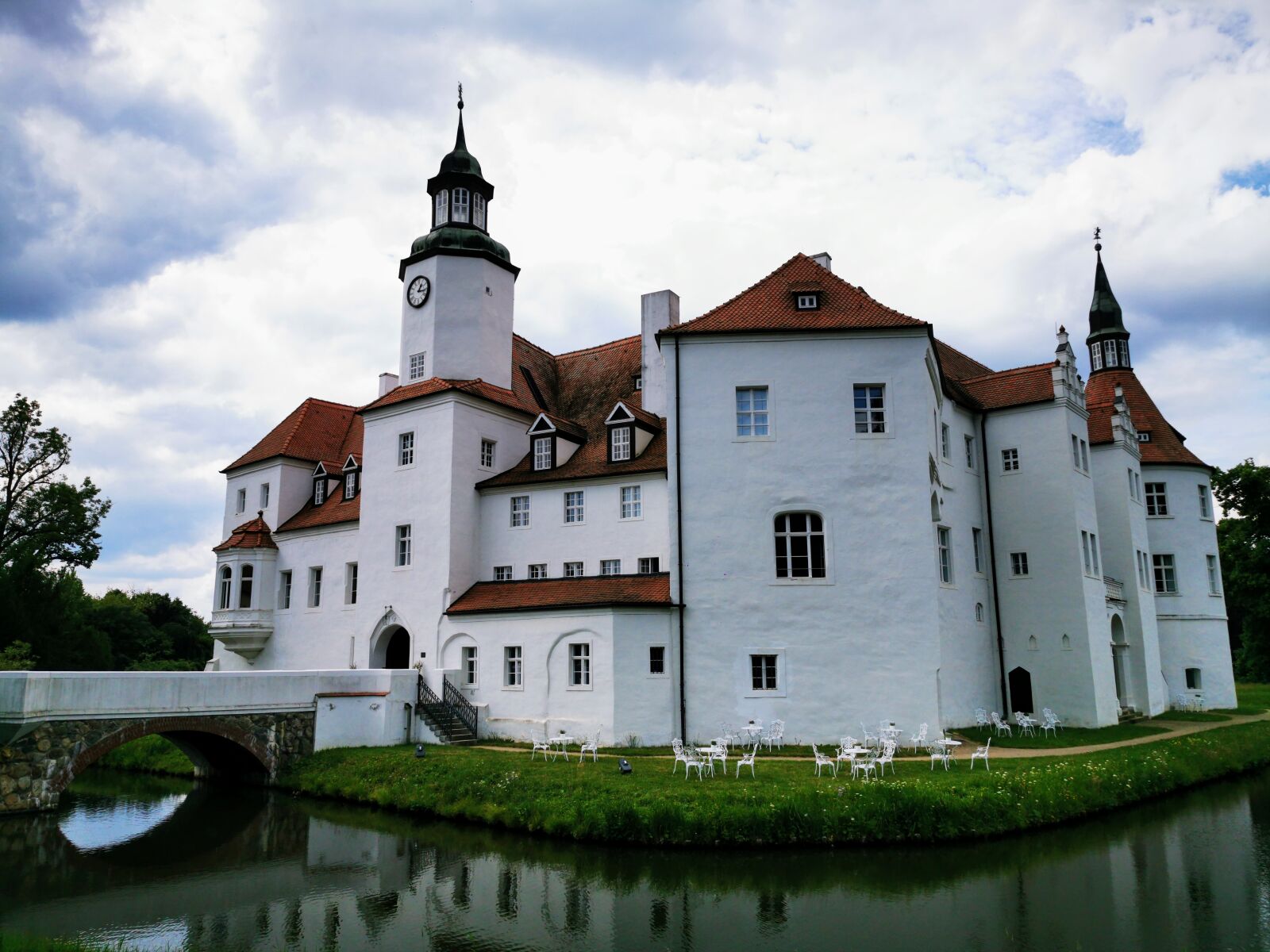 HUAWEI P30 Pro sample photo. Moated castle, f rstlich photography