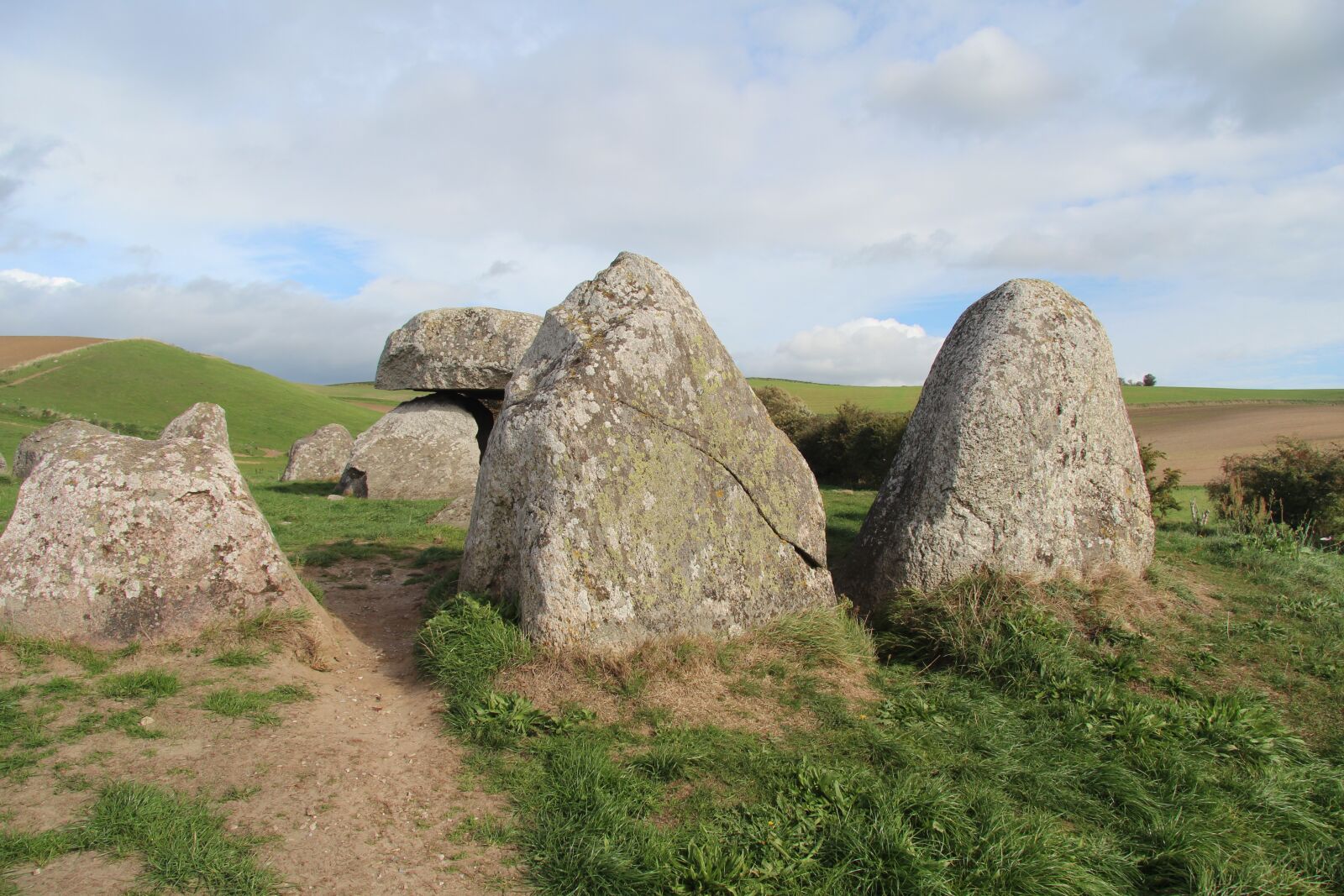 Canon EF-S 17-85mm F4-5.6 IS USM sample photo. Stones, archaeology, place of photography