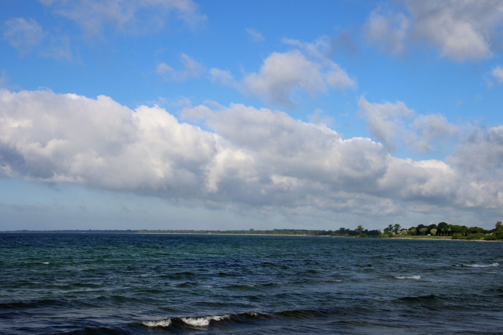 Canon EOS 7D Mark II sample photo. Beach, blue, blue, sky photography