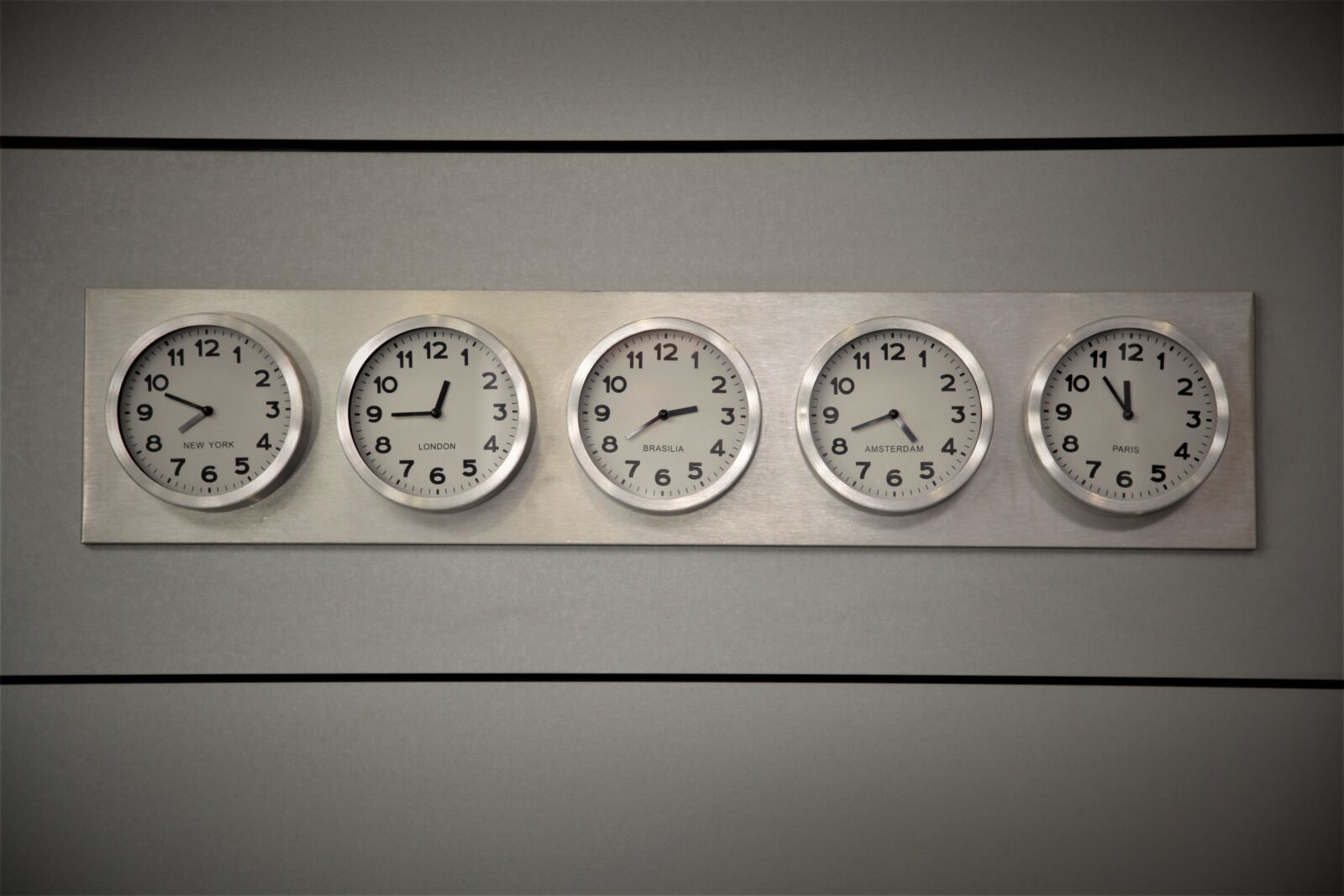 Canon EOS 5D Mark II sample photo. Time, clock, hour photography