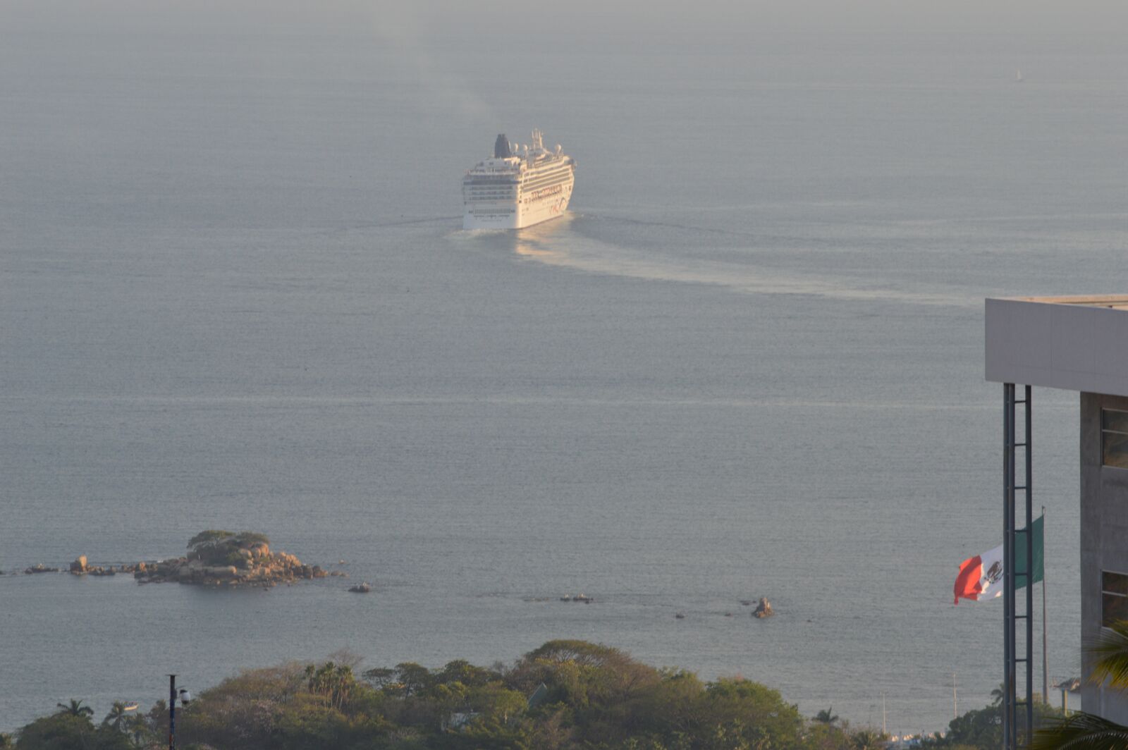 Nikon D3200 sample photo. Ocean, boat, cr photography