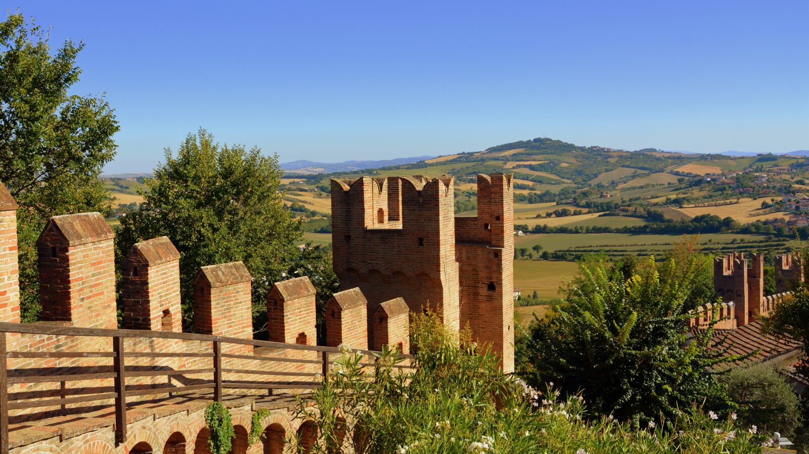 Nikon D7100 sample photo. Torre, castle, gradara photography