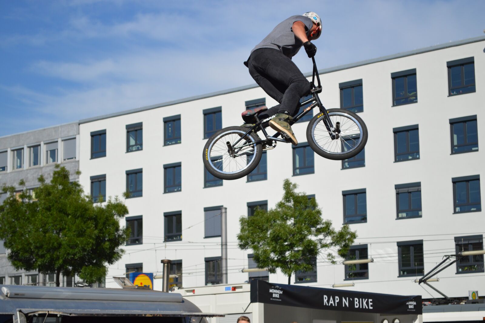 Nikon D3200 sample photo. Bmx, monnem bike, jump photography