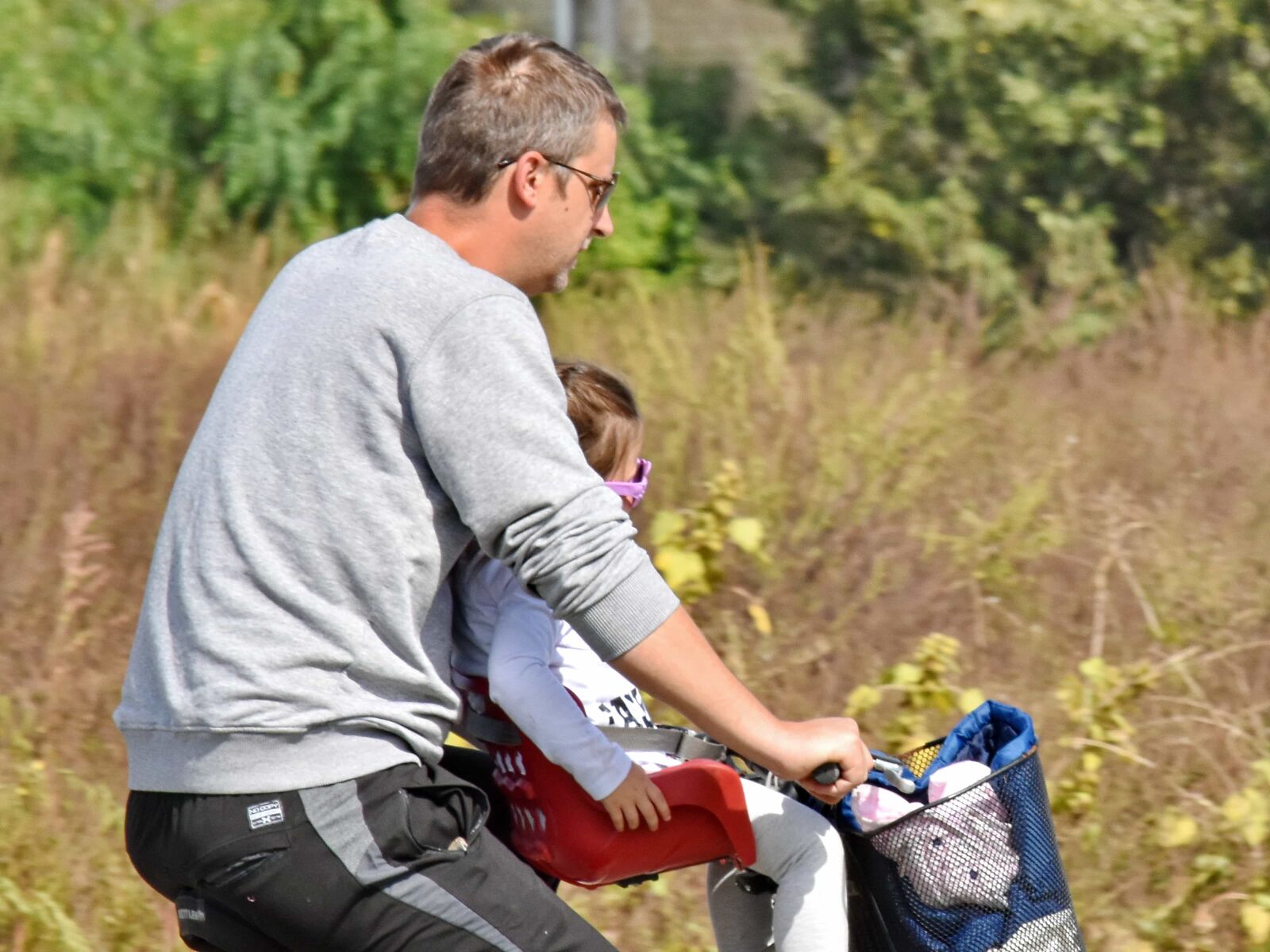 Nikon D5500 sample photo. Bicycle, daughter, family, father photography