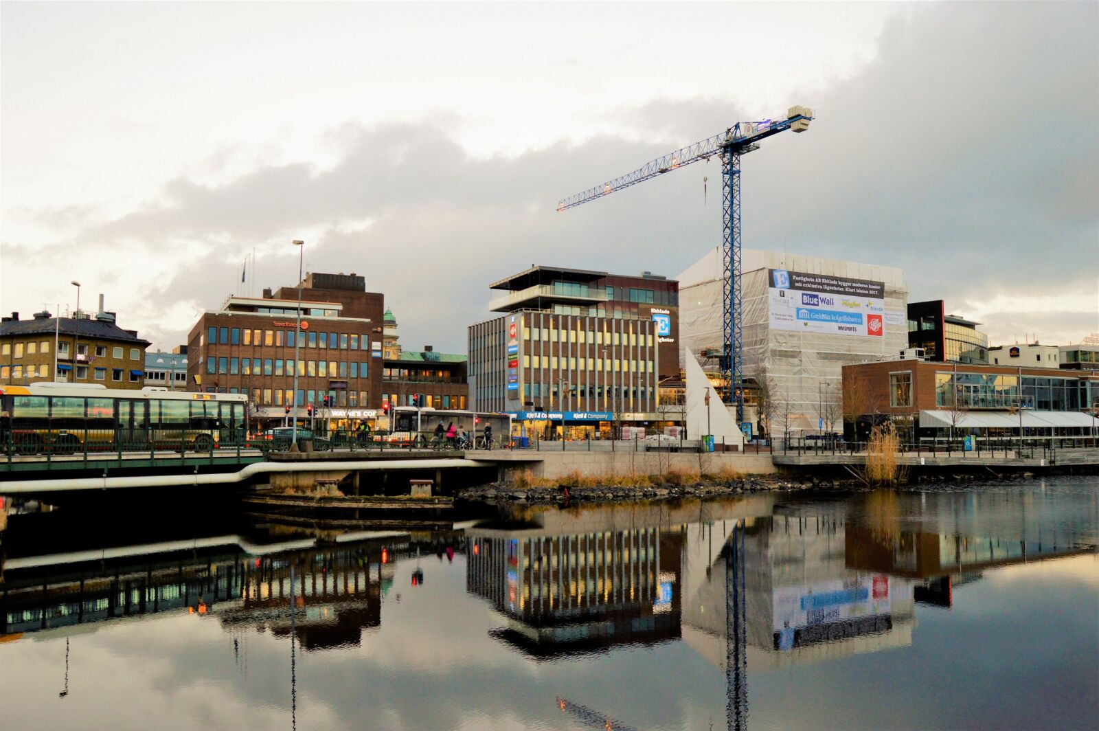 Nikon D3200 sample photo. Building, buildings, bus, car photography