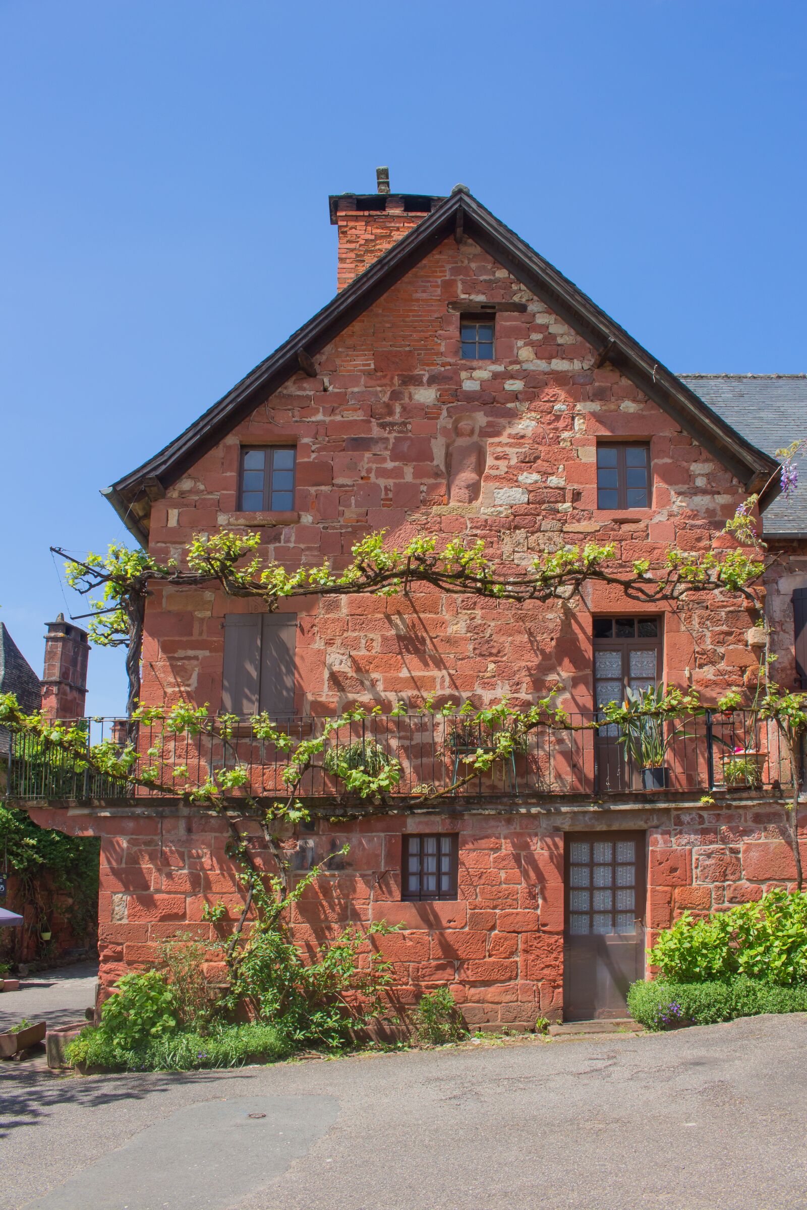 Canon EOS 700D (EOS Rebel T5i / EOS Kiss X7i) sample photo. Old village, old house photography