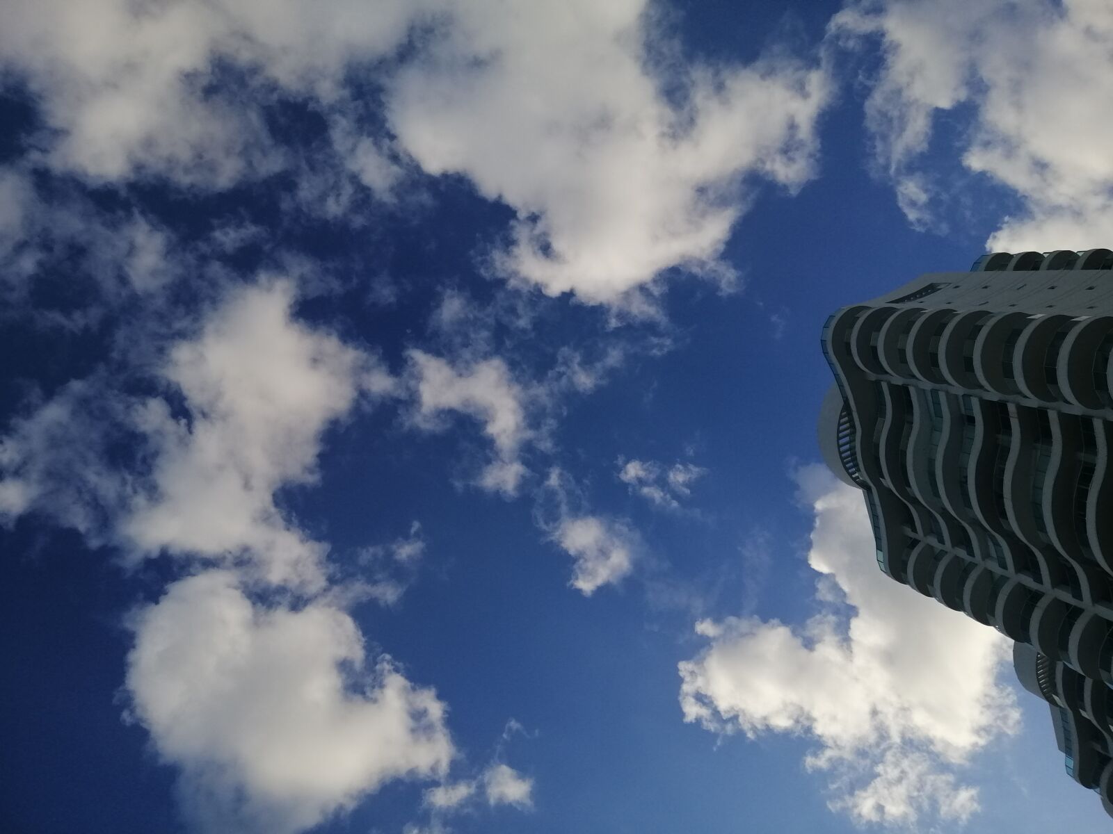 HUAWEI INE-LX1 sample photo. Sky, clouds, building photography