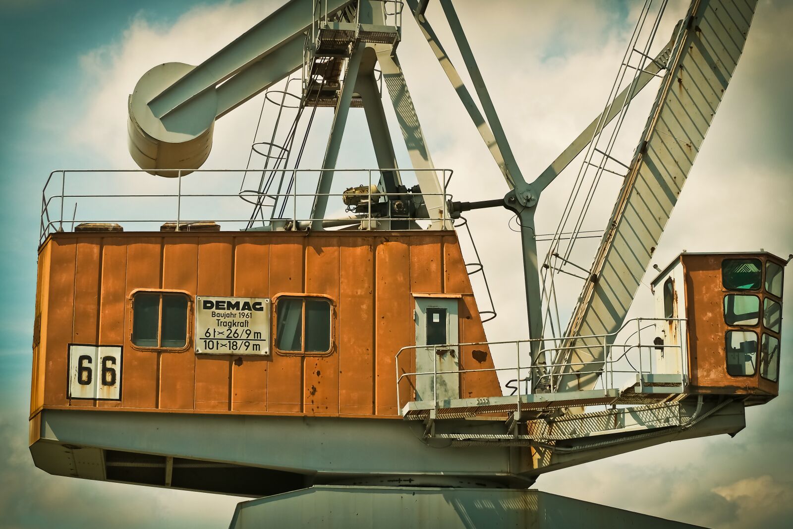 Olympus OM-D E-M10 sample photo. Port, crane, harbour crane photography