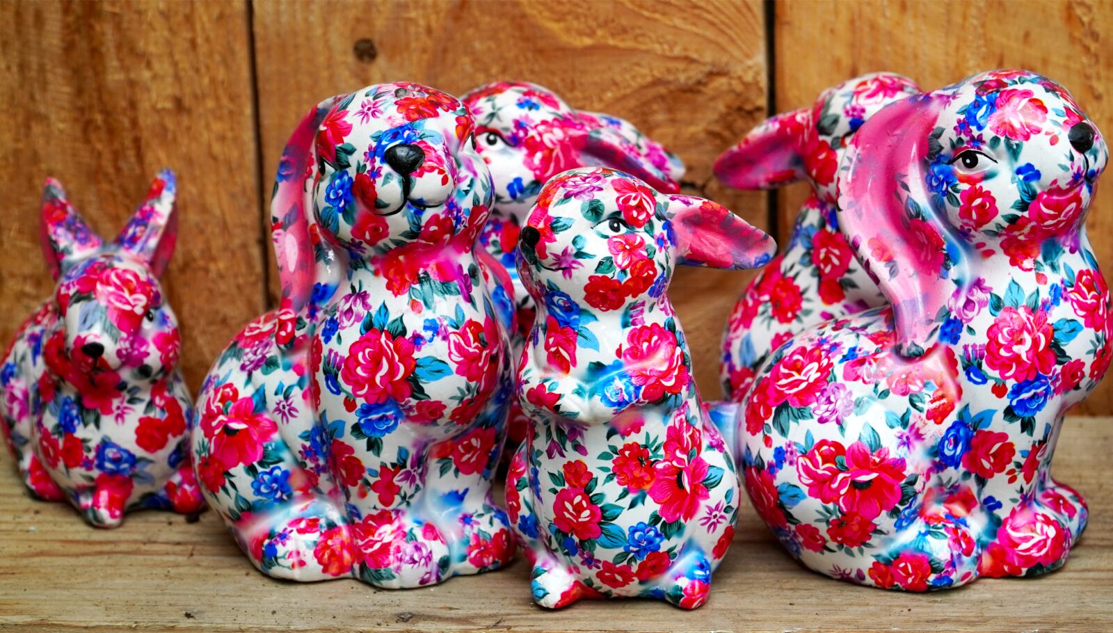 Sony E PZ 18-105mm F4 G OSS sample photo. Easter bunny, colorful, figure photography