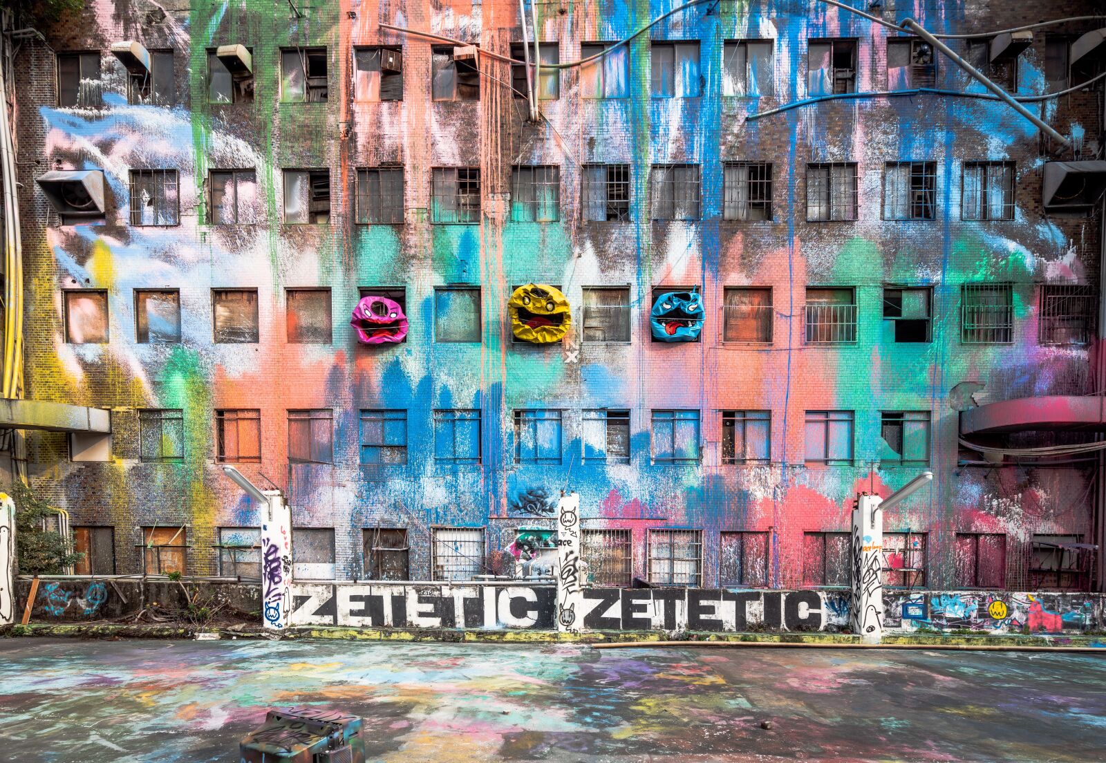 Sony a7R II + Sony Vario-Tessar T* FE 16-35mm F4 ZA OSS sample photo. Street art, abandoned, graffiti photography