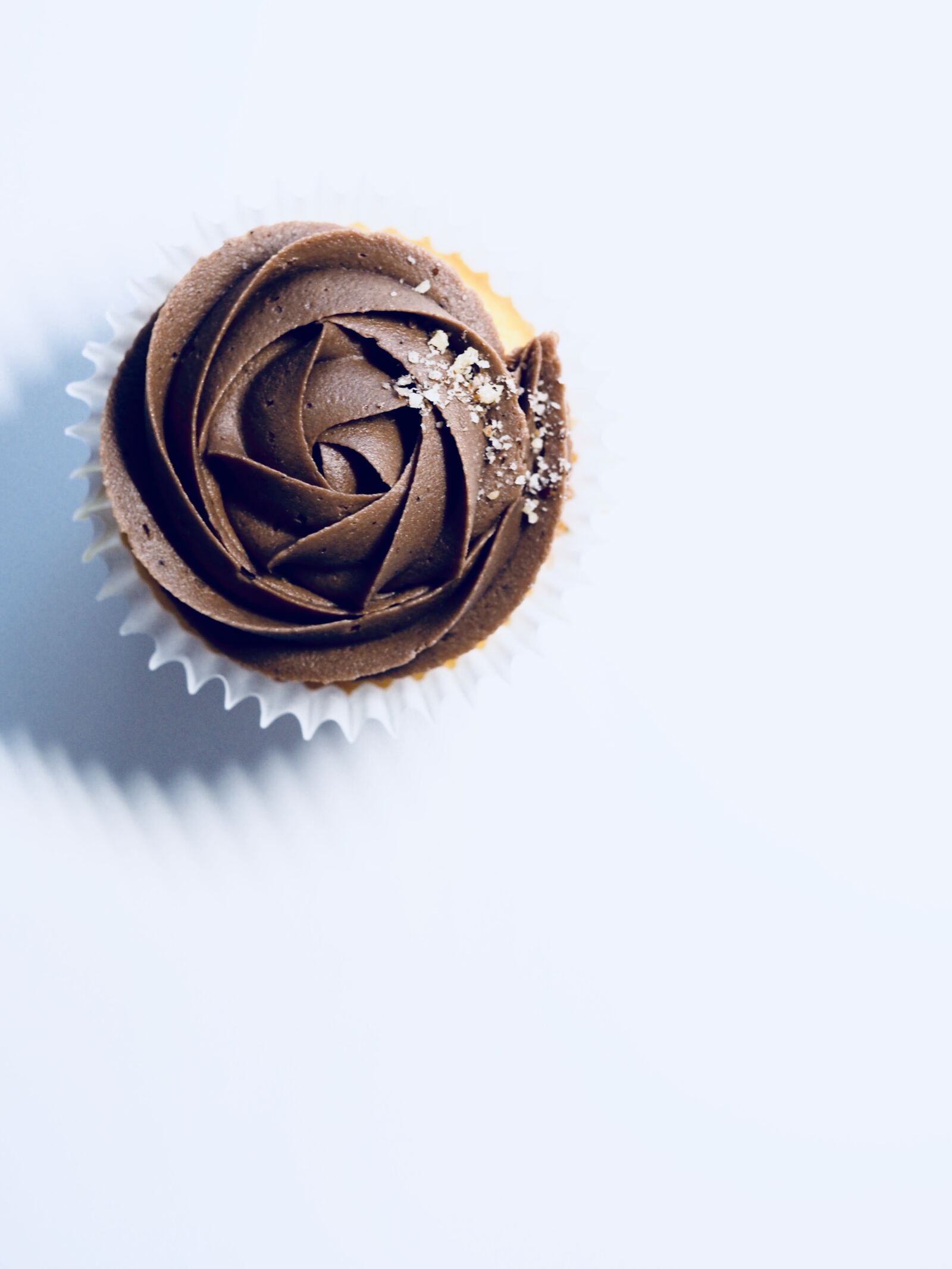 Olympus OM-D E-M10 II sample photo. Chocolate, cake, cupcake photography