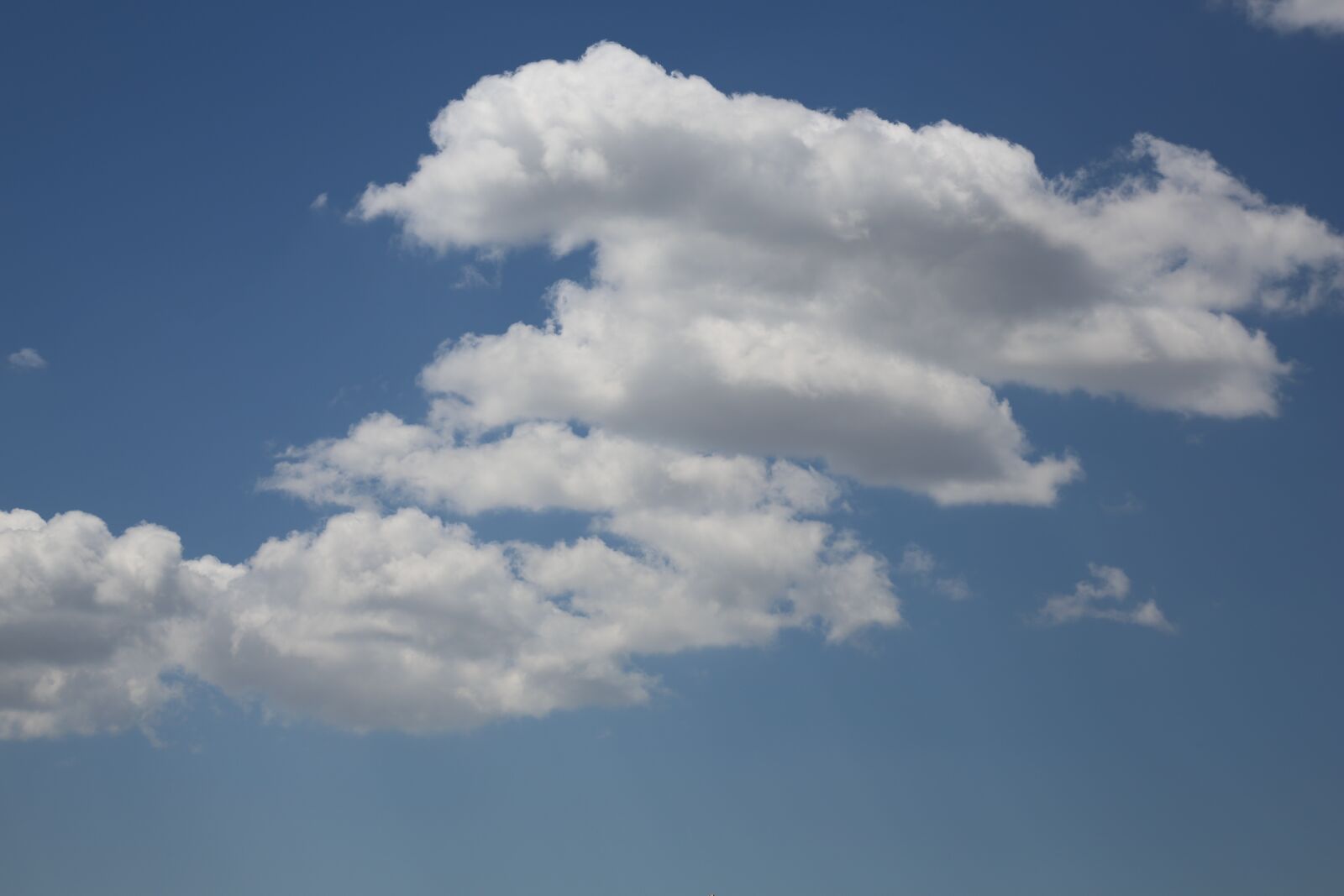 Canon EF 24-105mm F4L IS USM sample photo. Cloud, sky, field photography