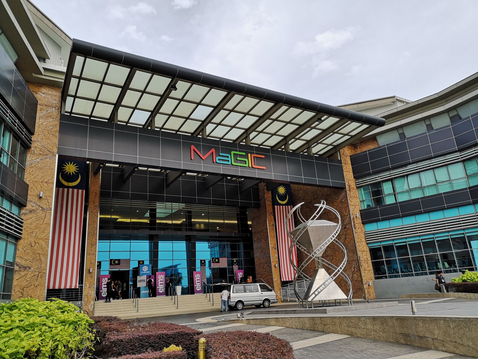 HUAWEI P20 sample photo. Office, government agency, entrepreneur photography