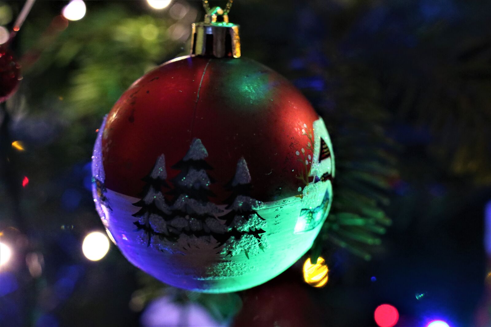 Canon EOS M6 sample photo. Christmas tree, tree, ornament photography