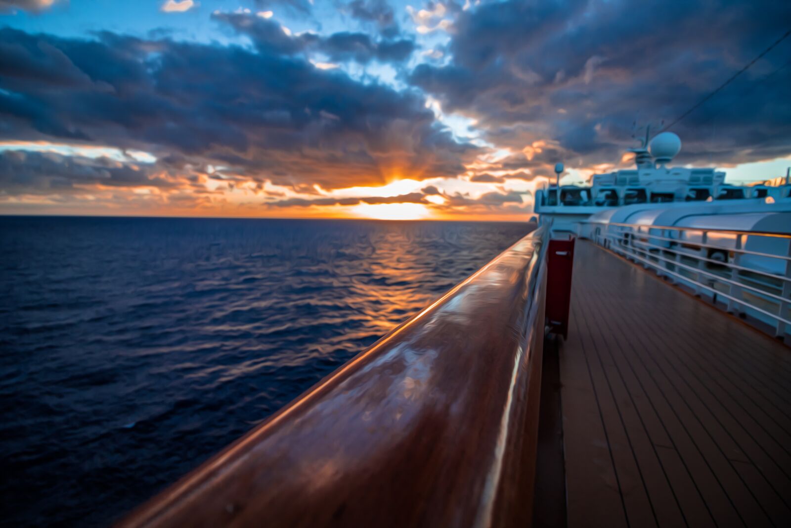Canon EOS 750D (EOS Rebel T6i / EOS Kiss X8i) sample photo. Sunset, ocean, vacation photography