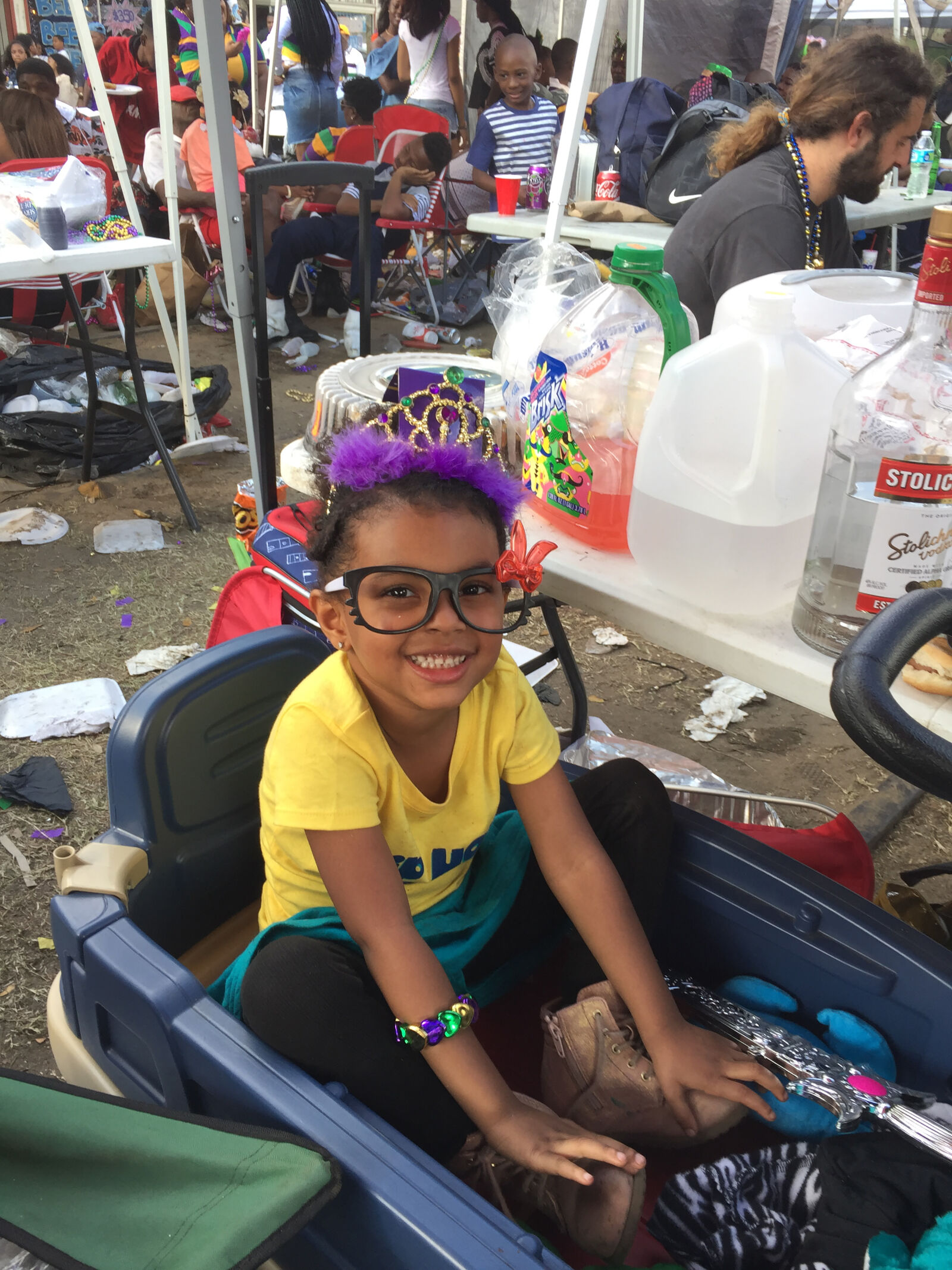 iPhone 6 back camera 4.15mm f/2.2 sample photo. Kids, mardi, gras photography