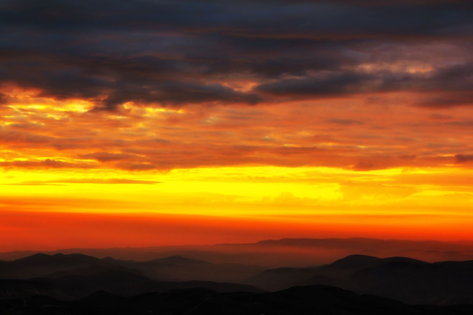 Canon EOS 550D (EOS Rebel T2i / EOS Kiss X4) sample photo. Sunset, clouds, s photography