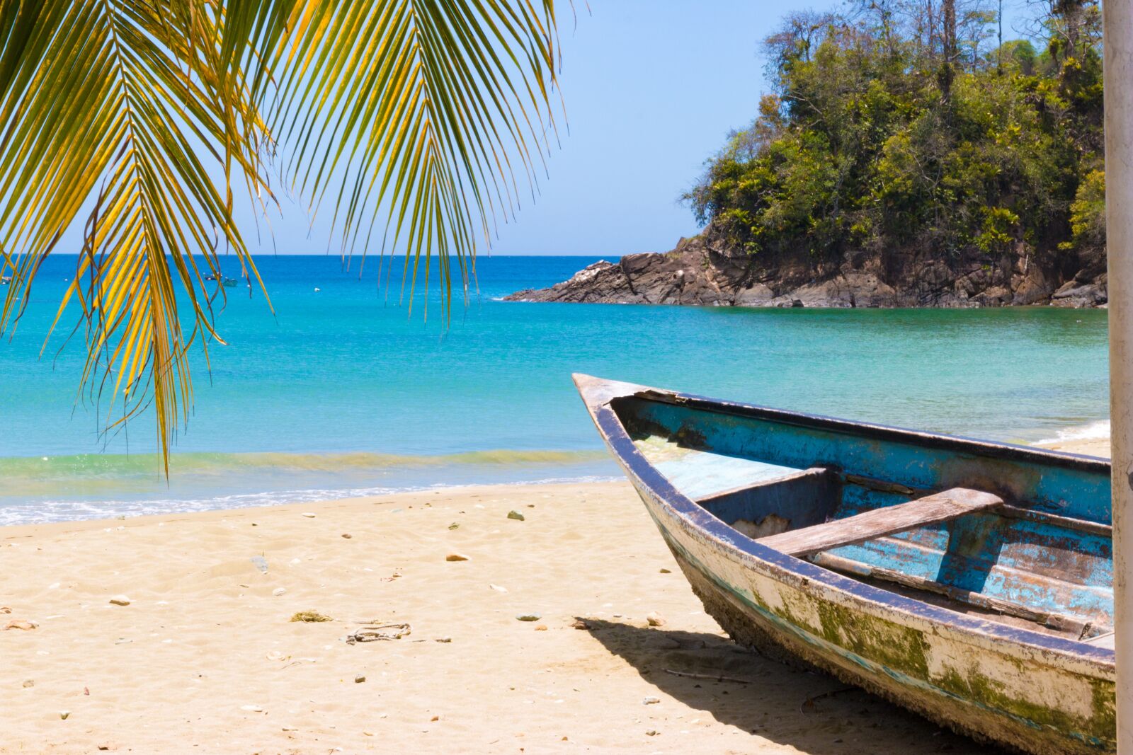 Canon EOS 70D + Canon EF 50mm F1.8 STM sample photo. Beach, boat, sea photography