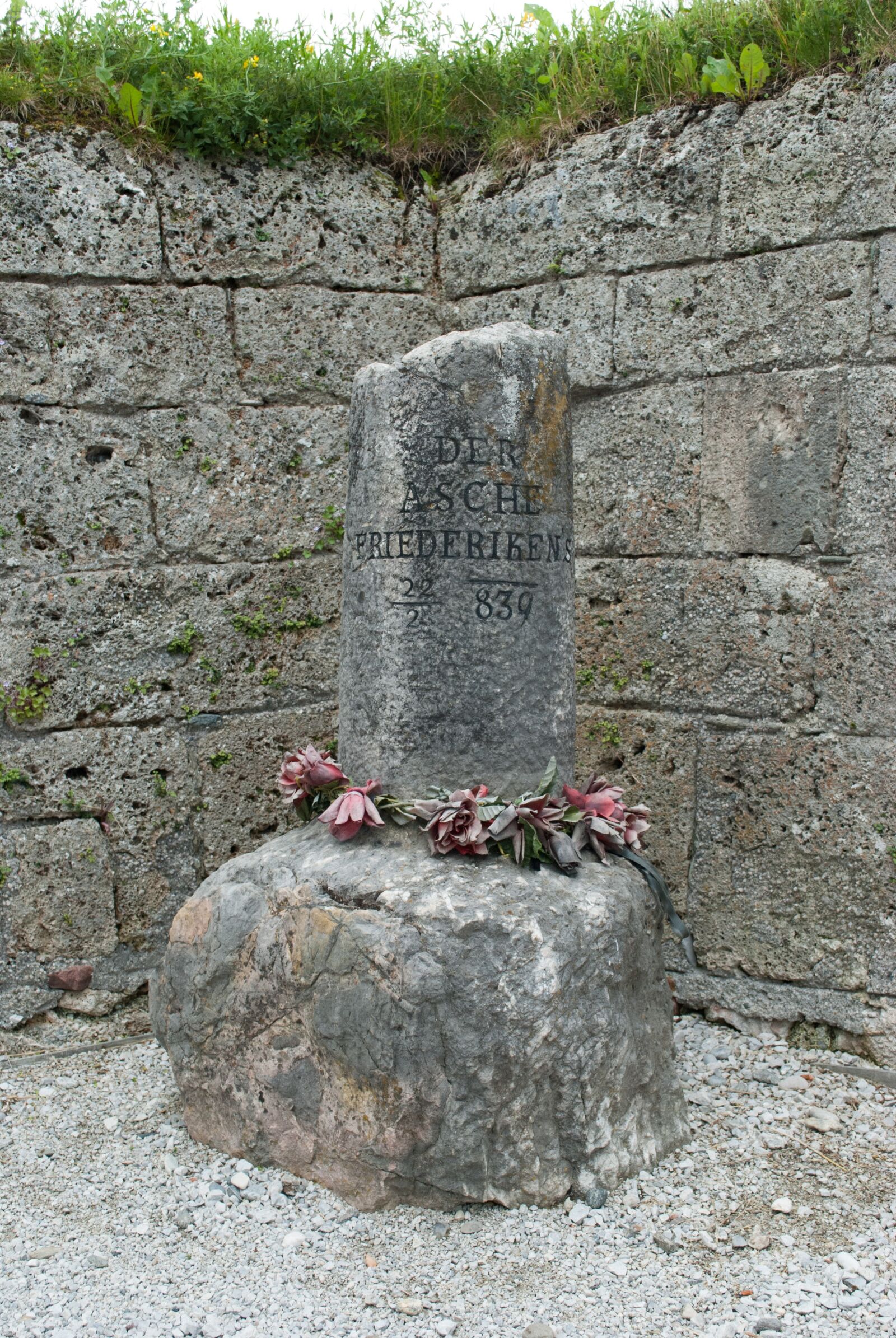 Nikon D60 sample photo. Memorial stone, monument, stone photography