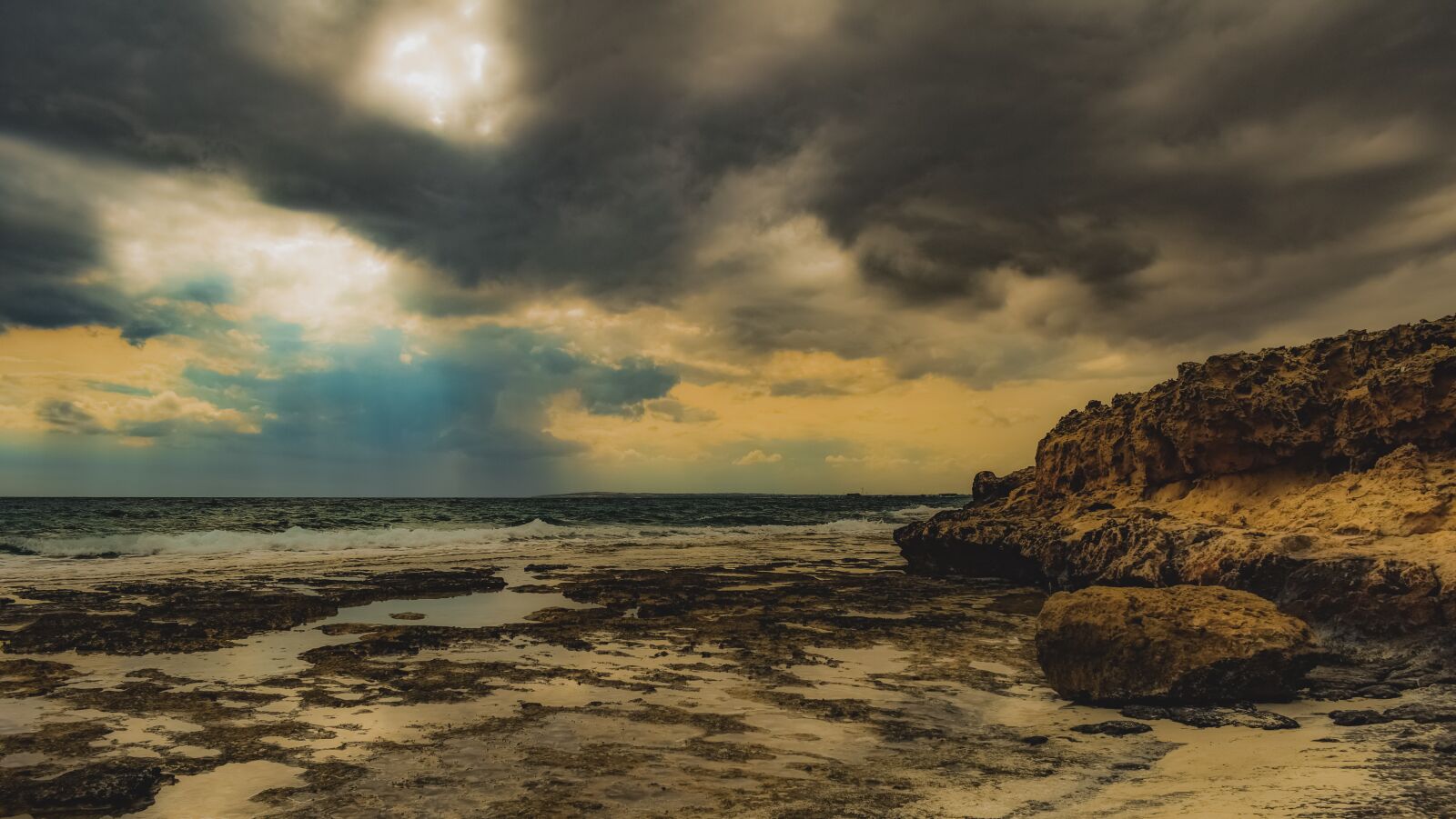 Nikon D3300 sample photo. Stormy weather, storm, rocky photography