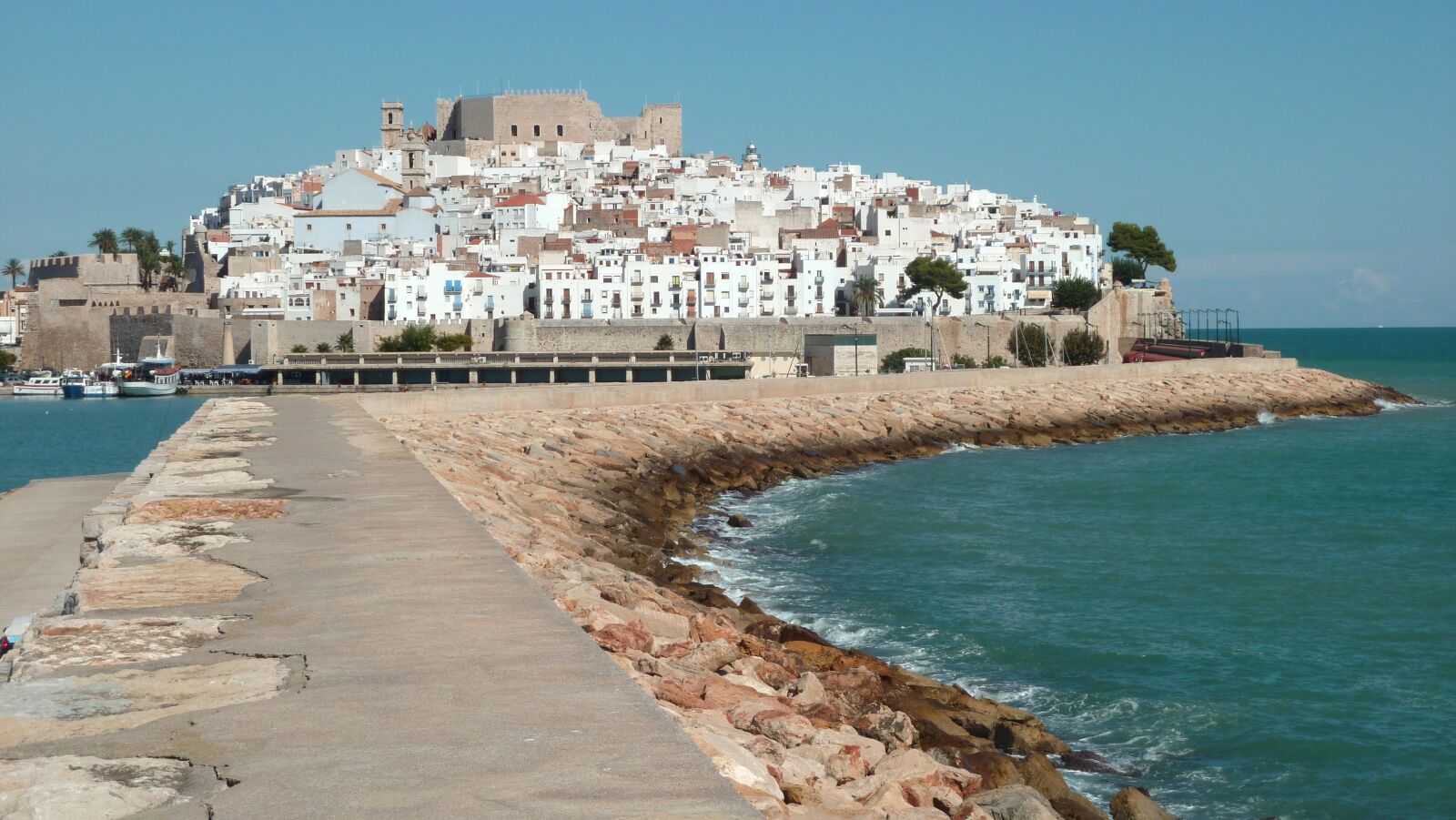 Panasonic Lumix DMC-ZS5 (Lumix DMC-TZ8) sample photo. Peniscola, city, spain photography